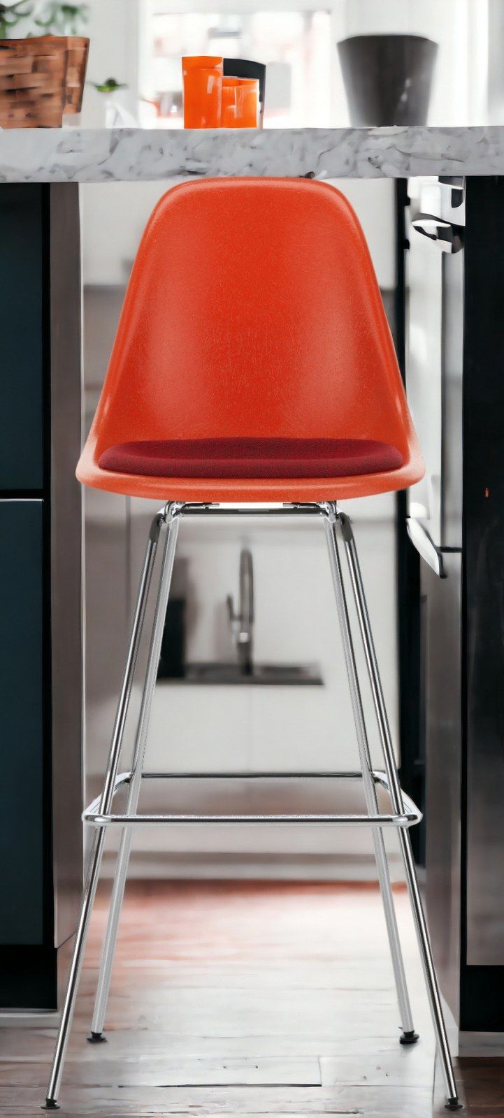 Eames Fibreglass Bar Stool High Bar stool with seat cushion Vitra 