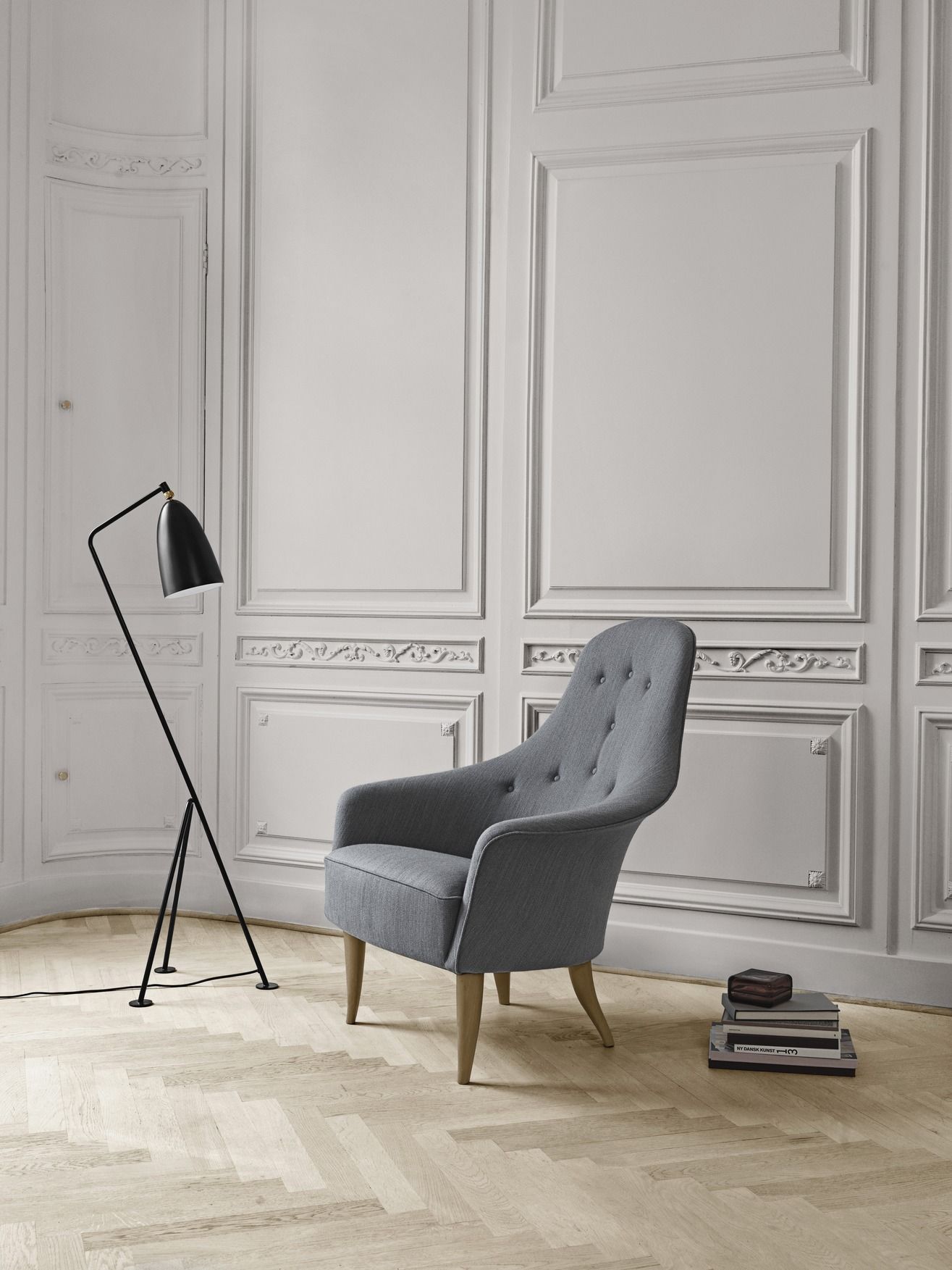 Gräshoppa / Grashoppa Floor light black Gubi