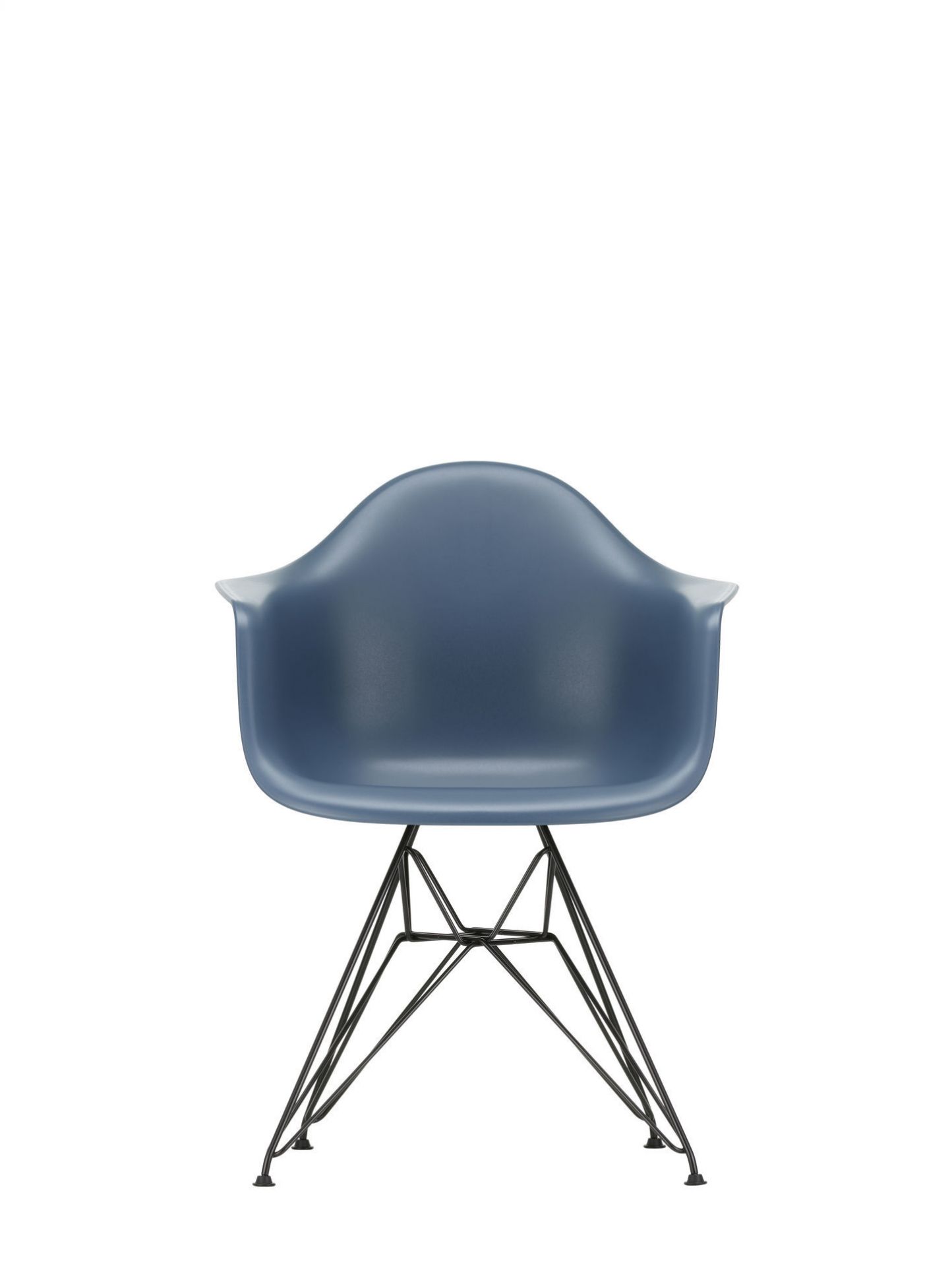 Eames Plastic Arm Chair DAR Stuhl in Kieselstein mit verchromtem Eiffel-Gestell, Frontansicht.