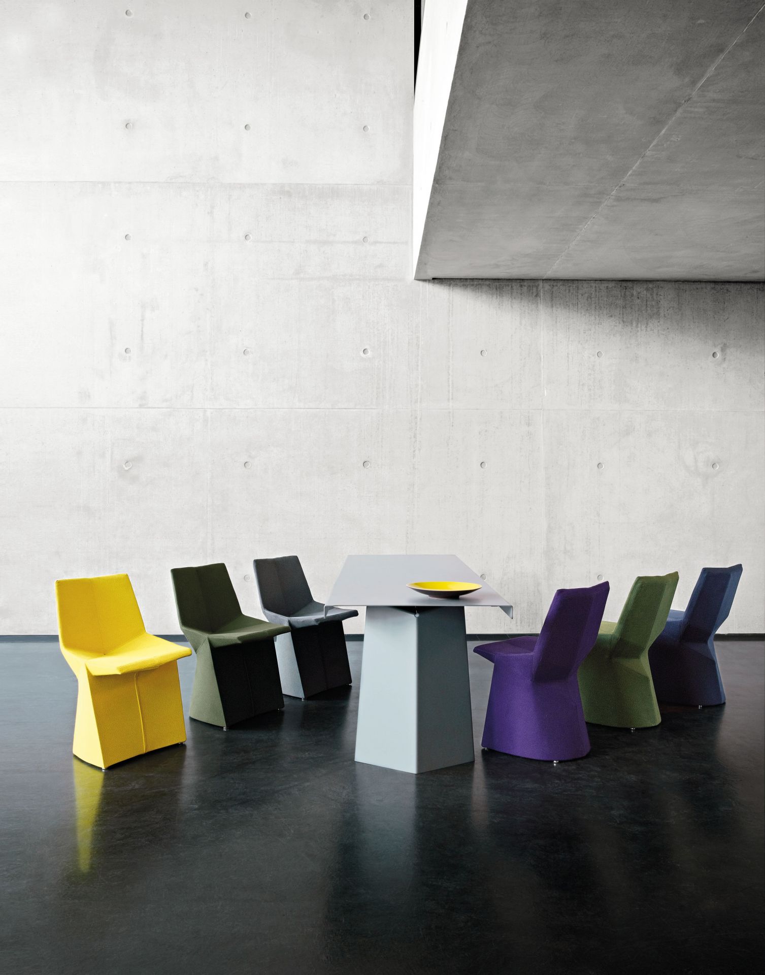 Pallas table ClassiCon