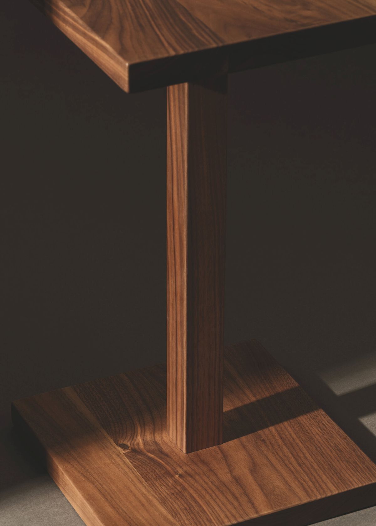 Peana Molina Side Table Santa & Cole