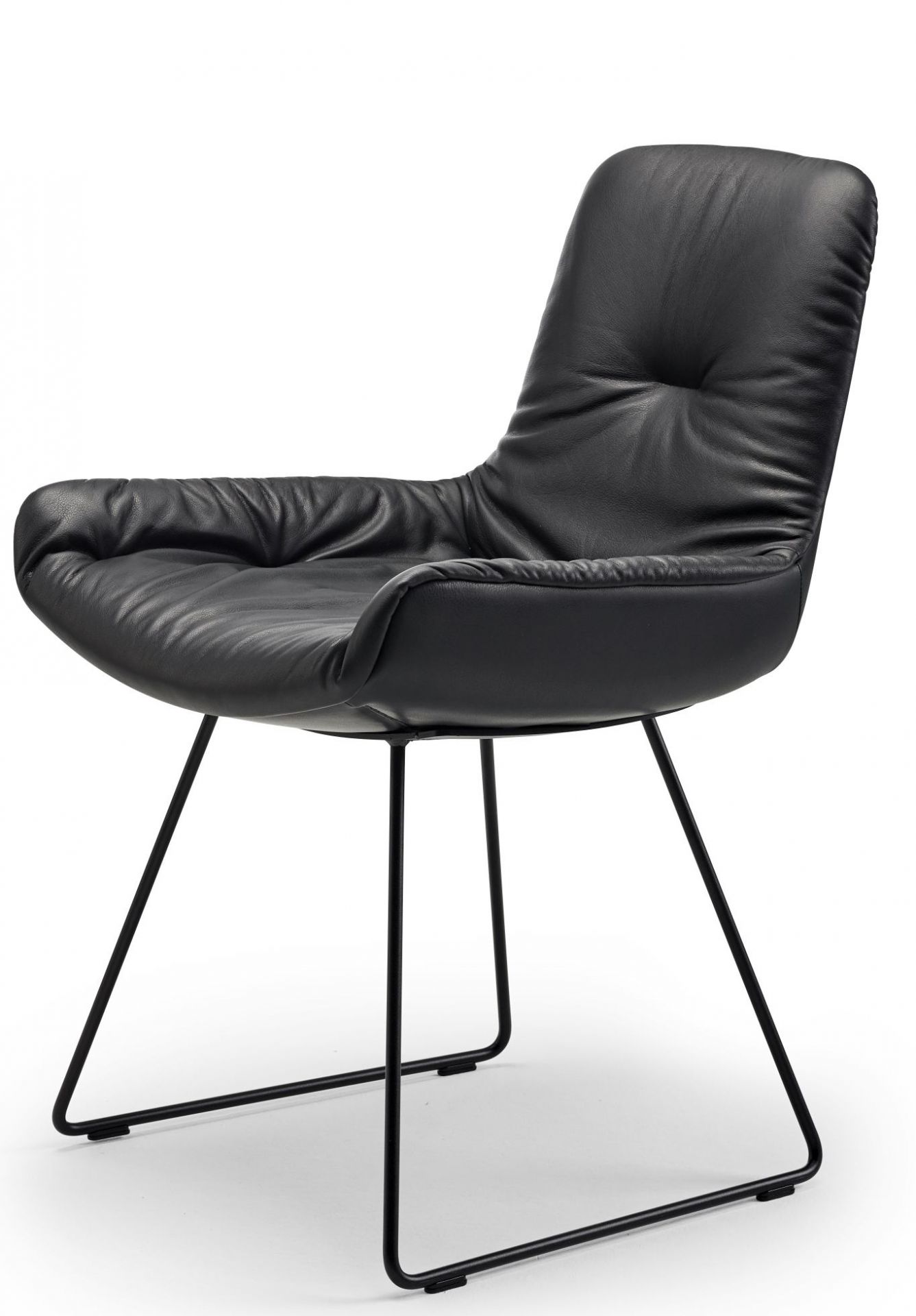 Leya chair armrest low Freifrau Manufaktur