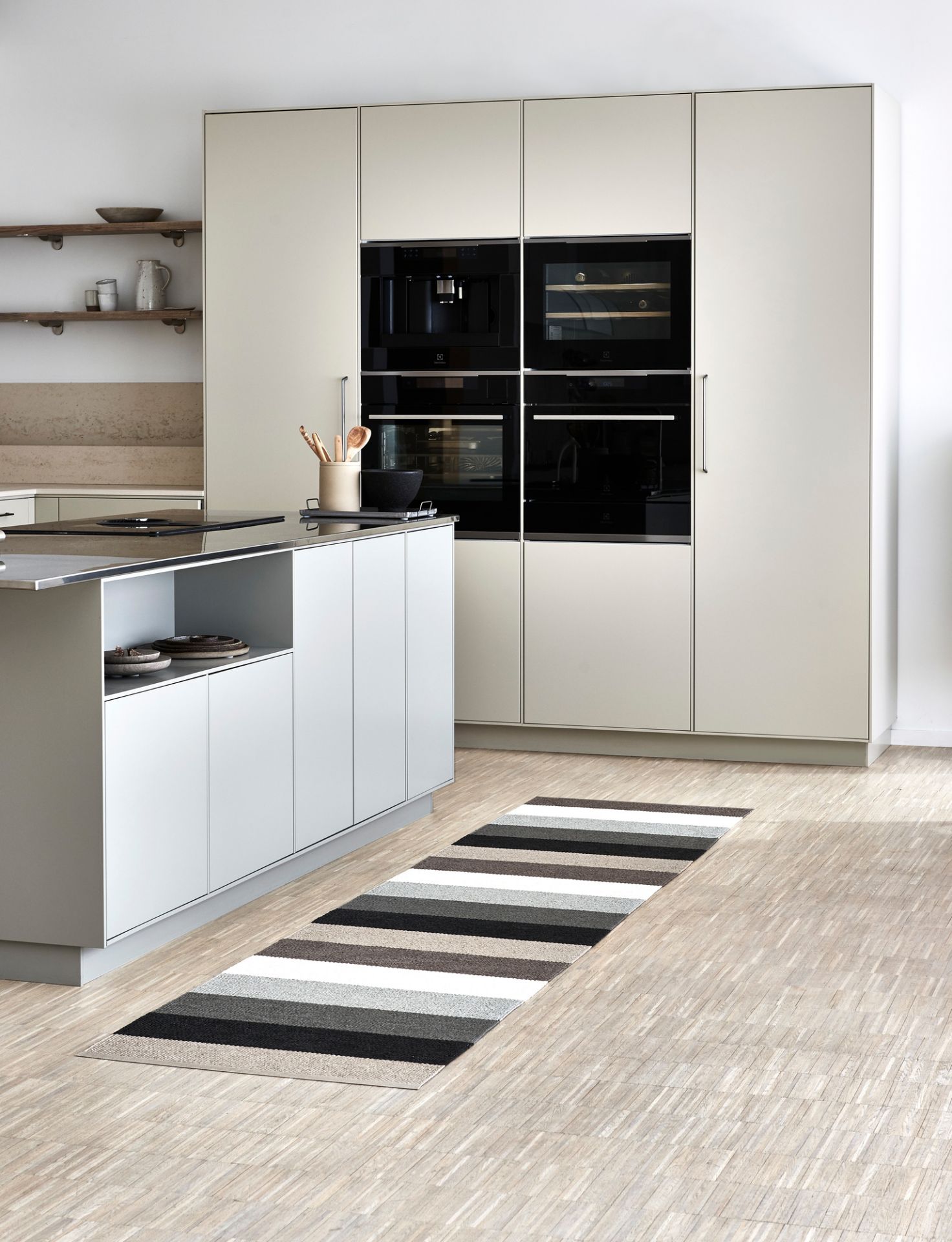 Molly plastic rug 70 x 200 cm FOREST Pappelina SINGLE PIECES