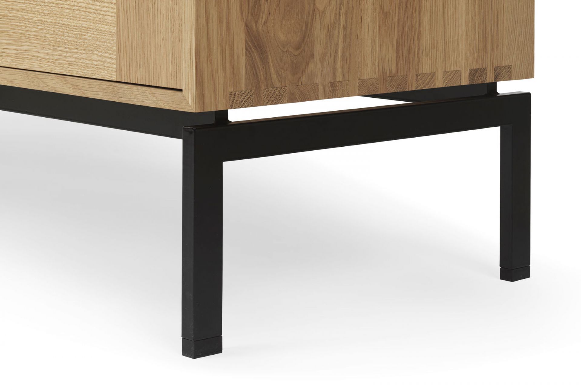 FK63 Bookshelf System Horizontal Depth 36 cm with Doors & Legs Carl Hansen & Søn