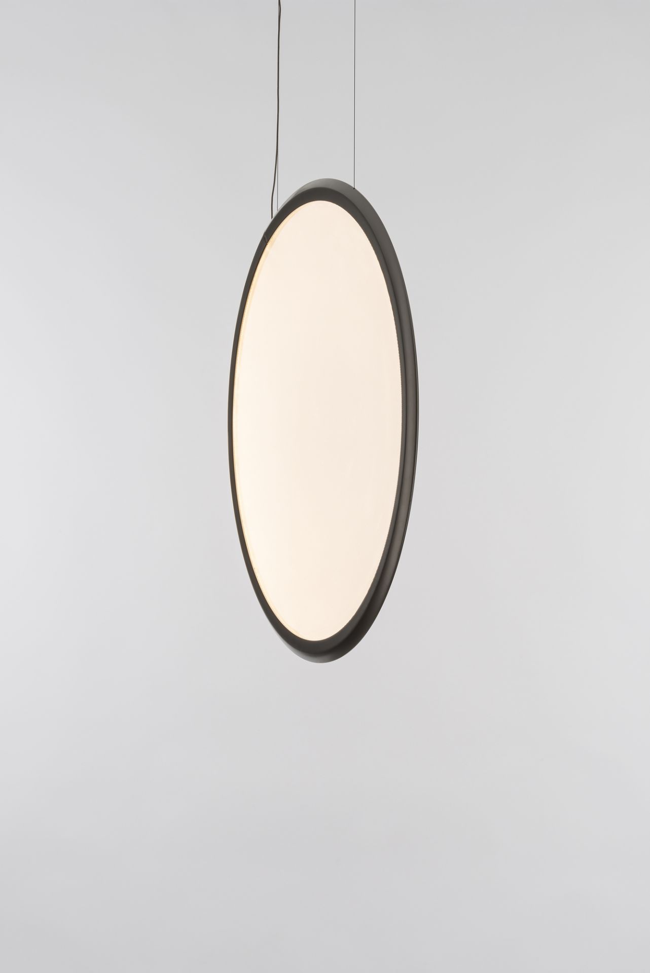 Discovery Vertical Suspension 70 Body aluminum Artemide