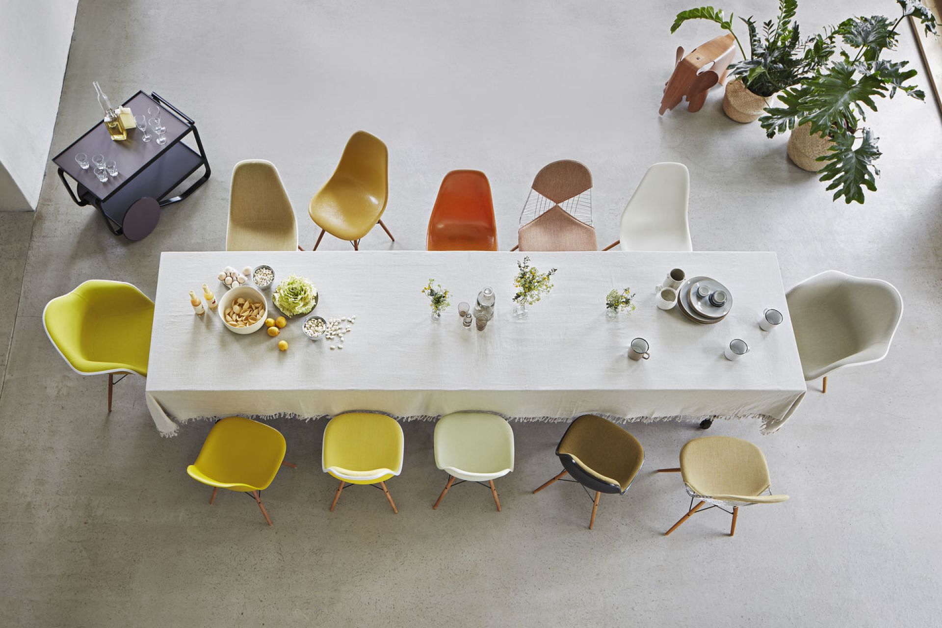 Eames Plastic Side Chair DSW Chair Vitra