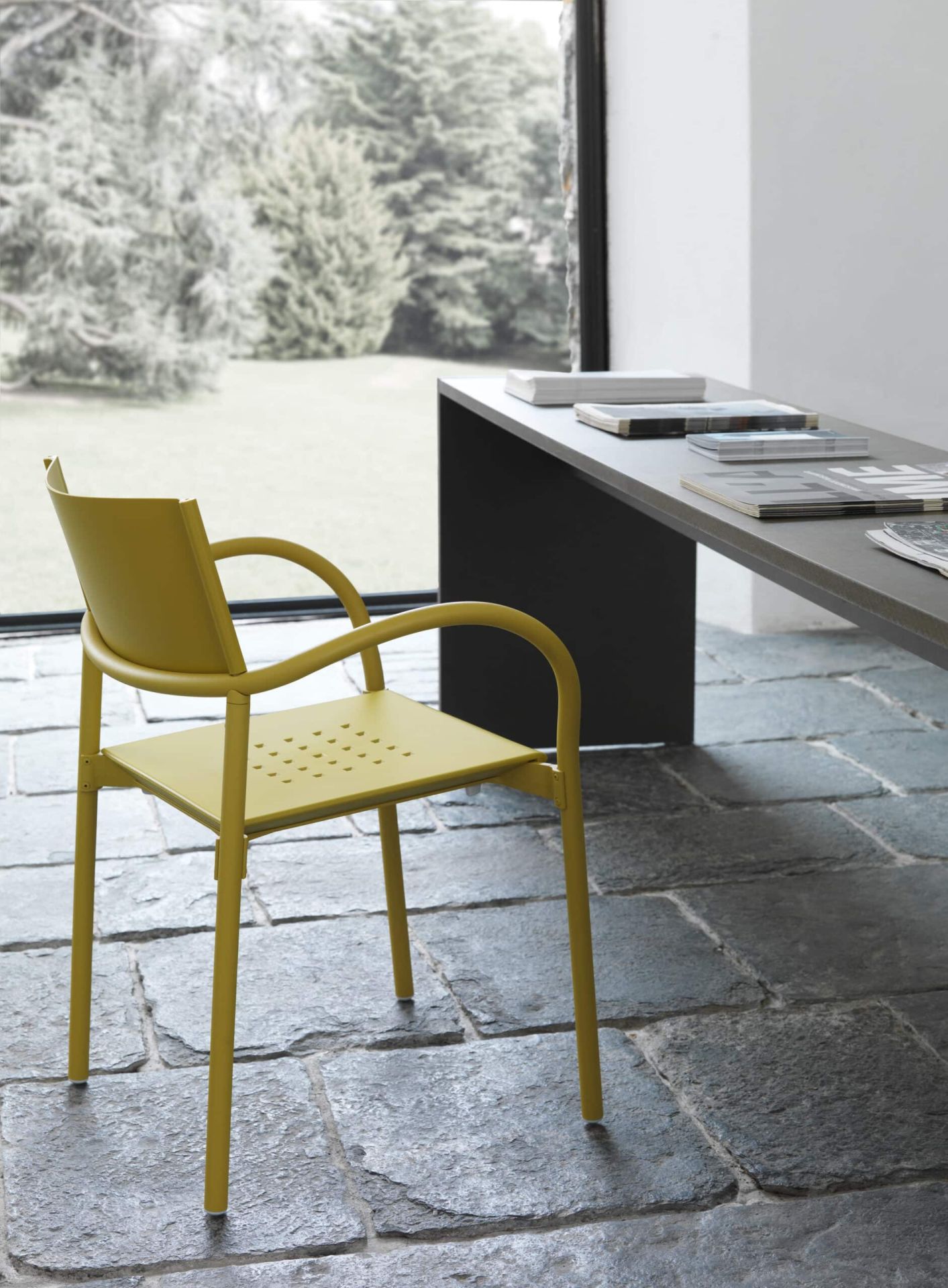 Breeze Stuhl Segis Black Aluminium matt