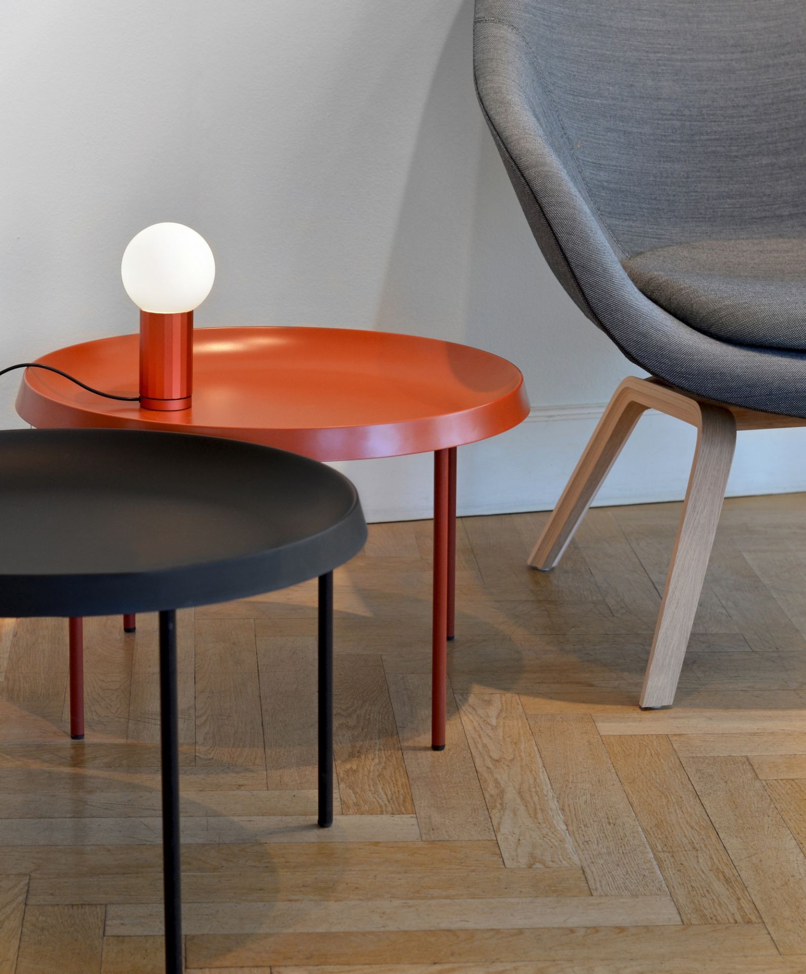 About a Lounge AAL 83 / AAL83 Armchair Hay