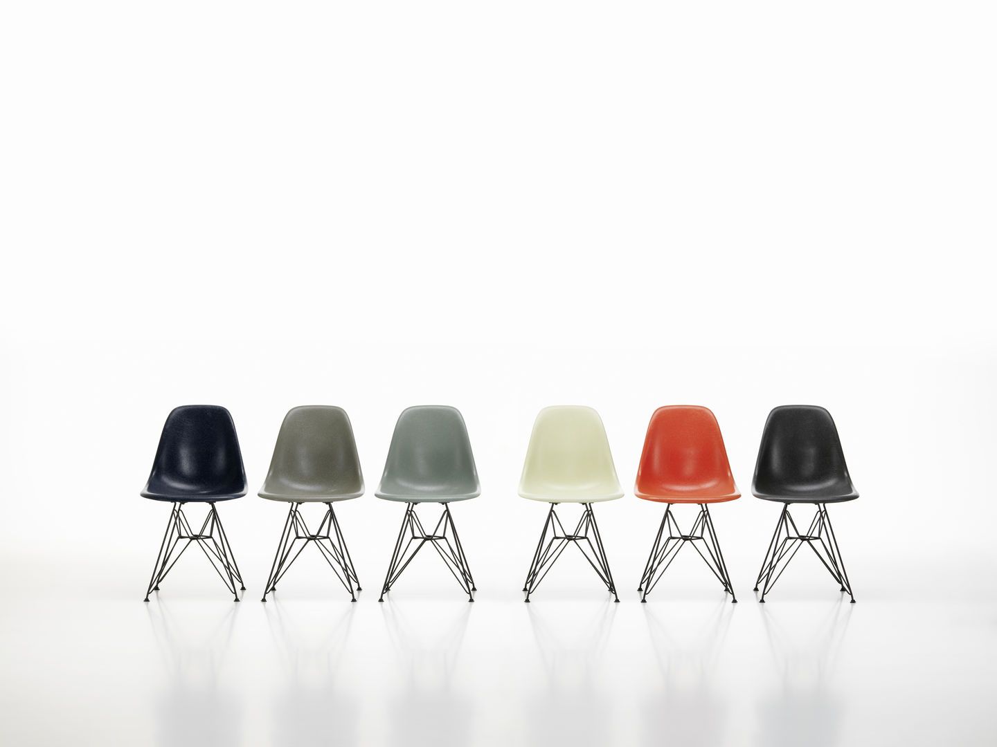 Eames Fibreglass Chair DSR Chair Vitra