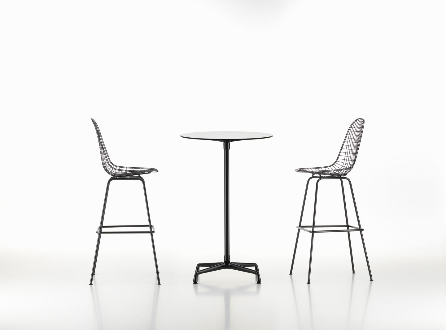 Eames Wire Bar Stool Medium Vitra