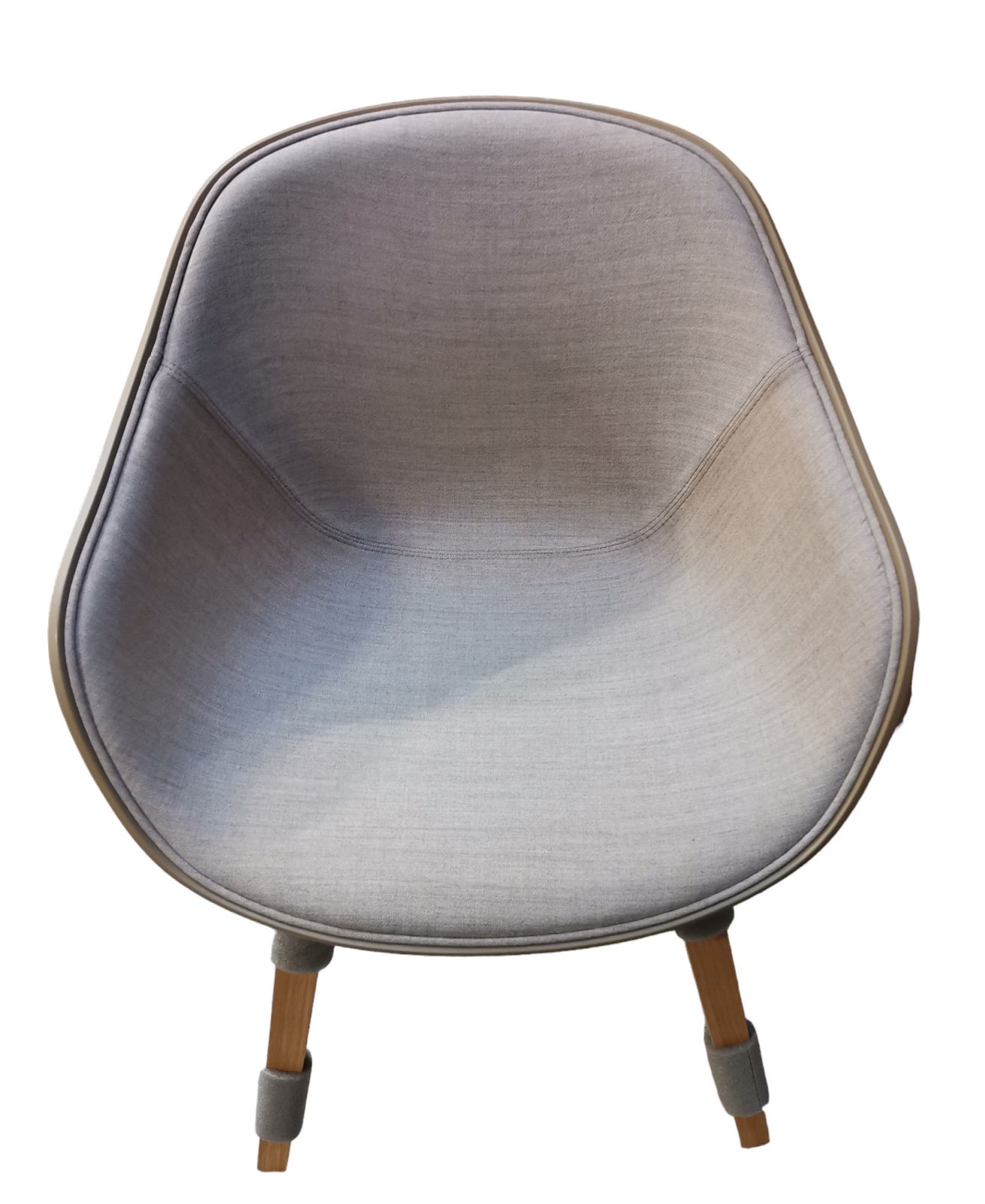 About A Chair AAC 222 Chair Oak water lacquered / Clay 2.0 / Remix-242 Hay SINGLE PIECES