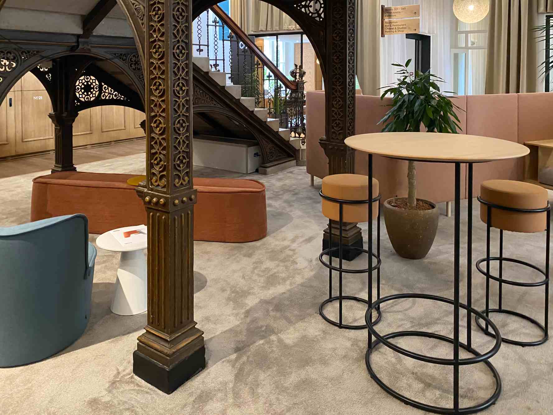 Drop Bar Table Cor