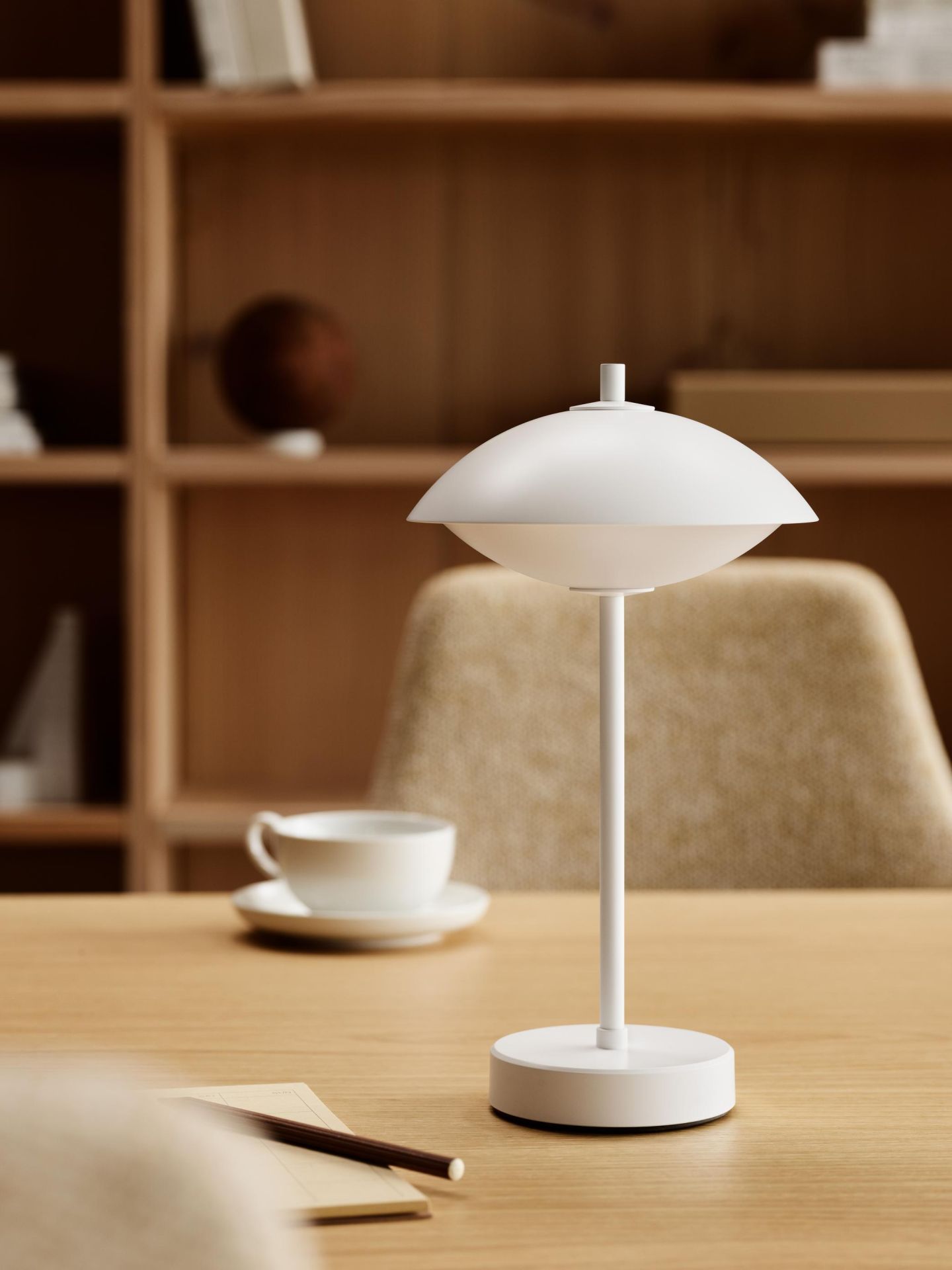 Clam Portable Table Lamp Rechargeable lamp Fritz Hansen