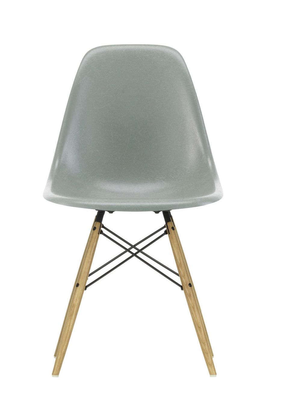 Eames Plastic Side Chair DSW Chair Vitra