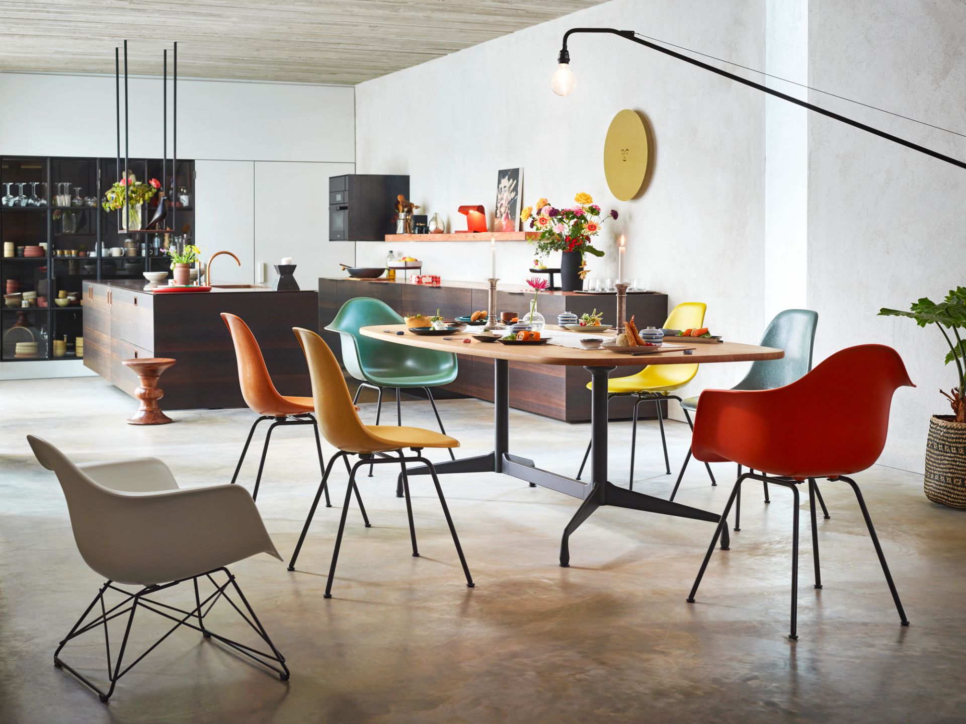Eames Plastic Arm Chair LAR Chair Vitra