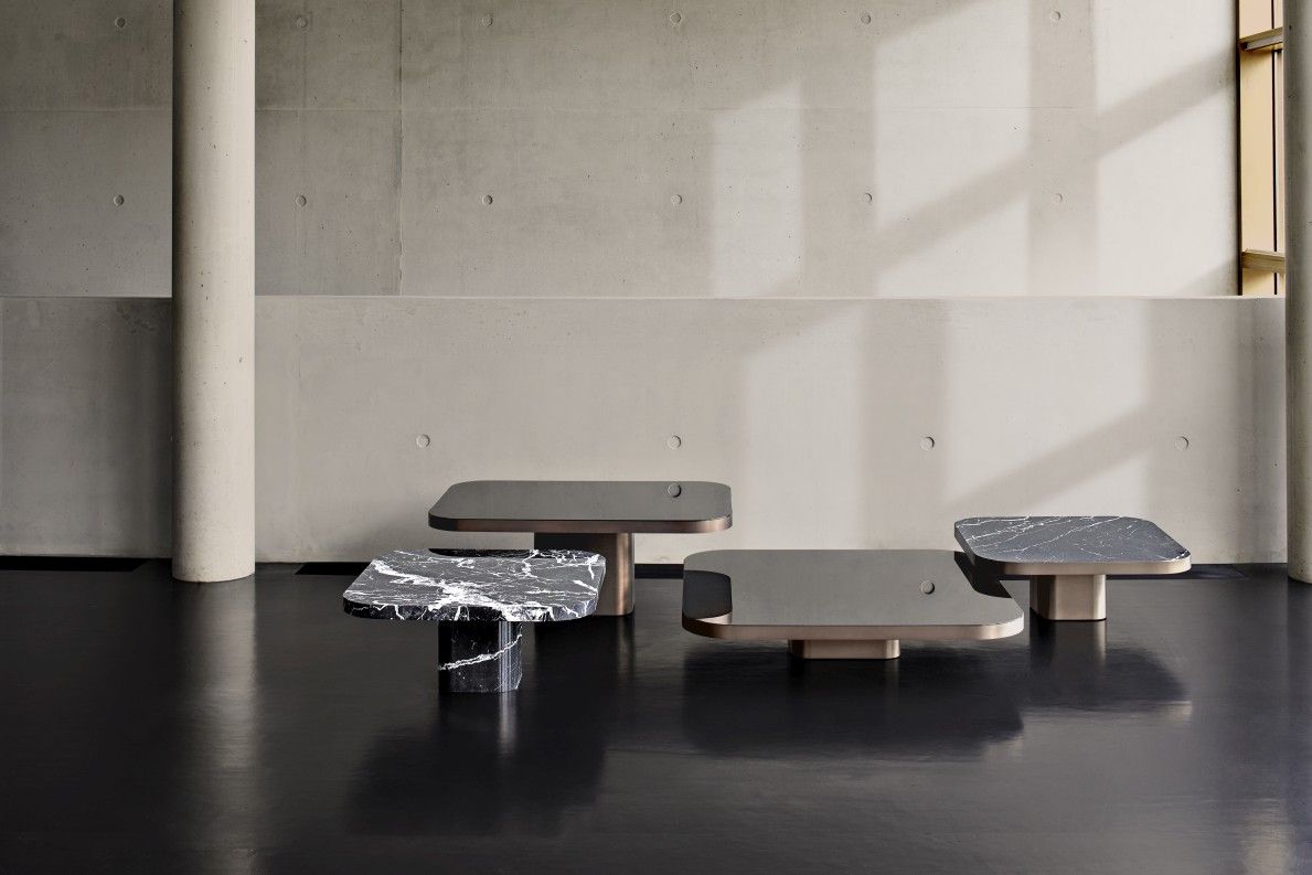 ClassiCon Bow Coffee Table Couchtische No.1 in verschiedenen Ausführungen, Marmor und Glas, modernes Wohnzimmer.