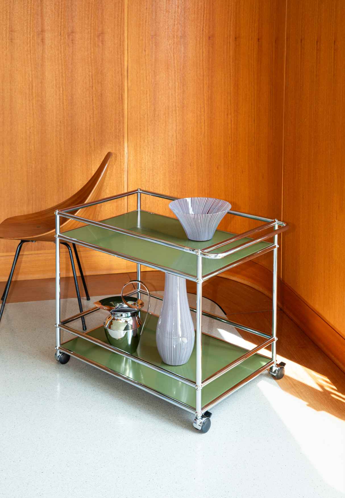 USM Haller serving trolley olive green NEW STANDARD COLOUR