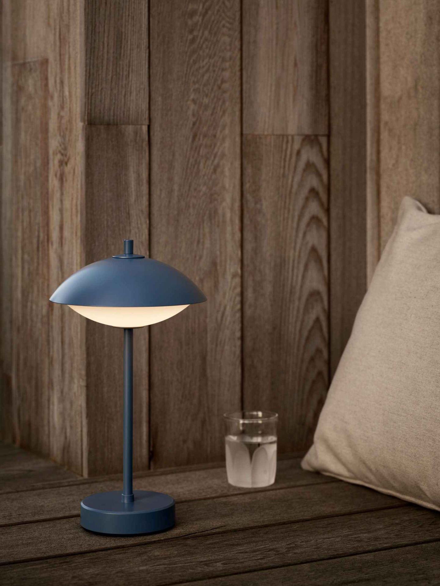 Clam Portable Table Lamp Rechargeable lamp Fritz Hansen
