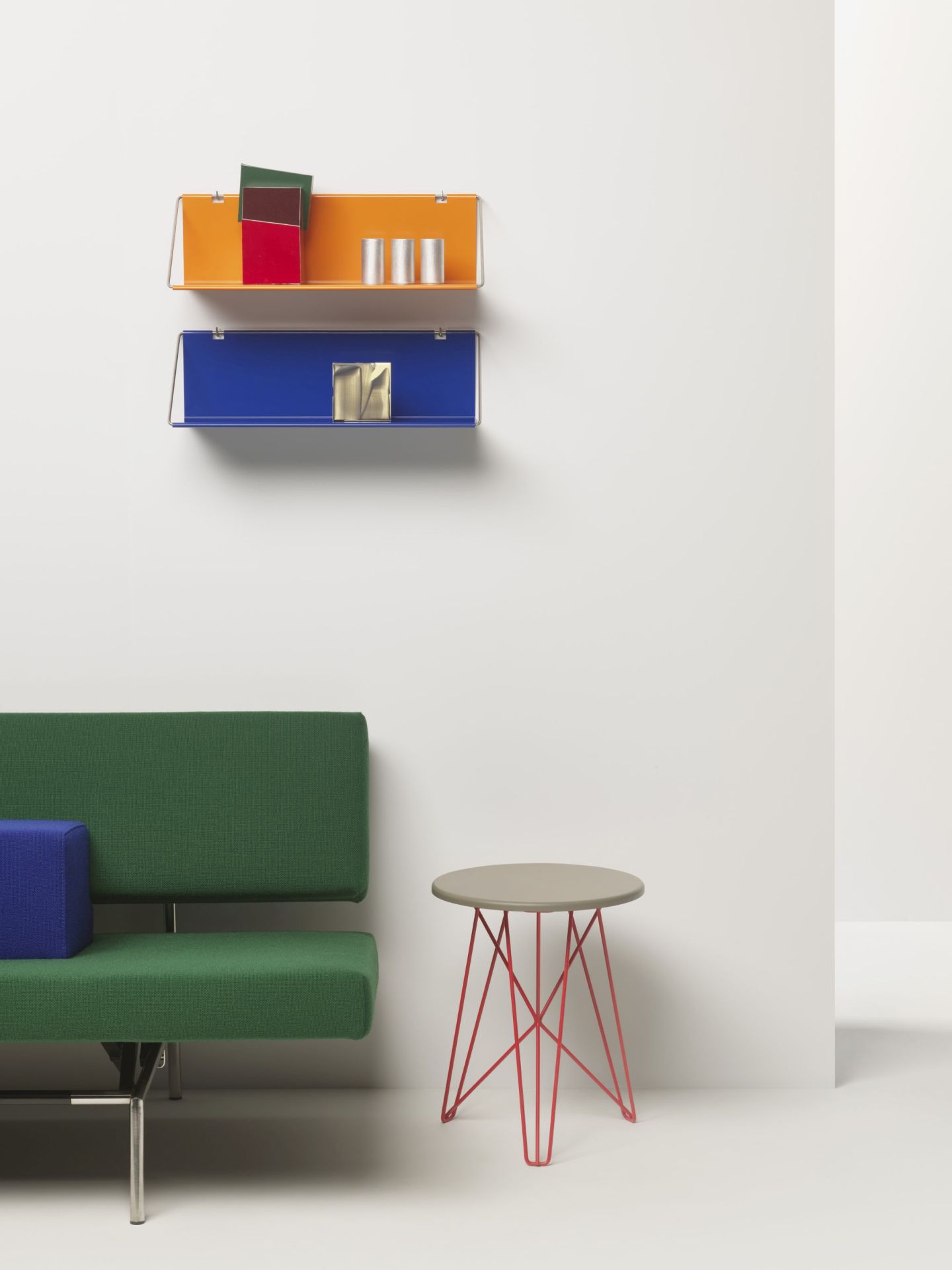 Utrecht DW 01 shelf ultra navy blue Spectrum