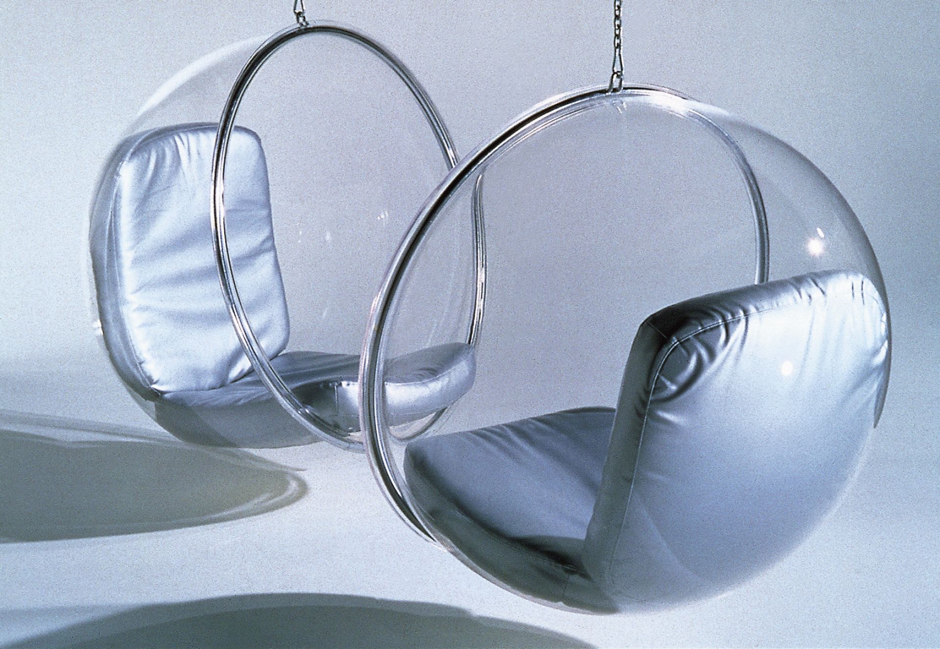 Bubble hanging chair Eero Aarnio Originals
