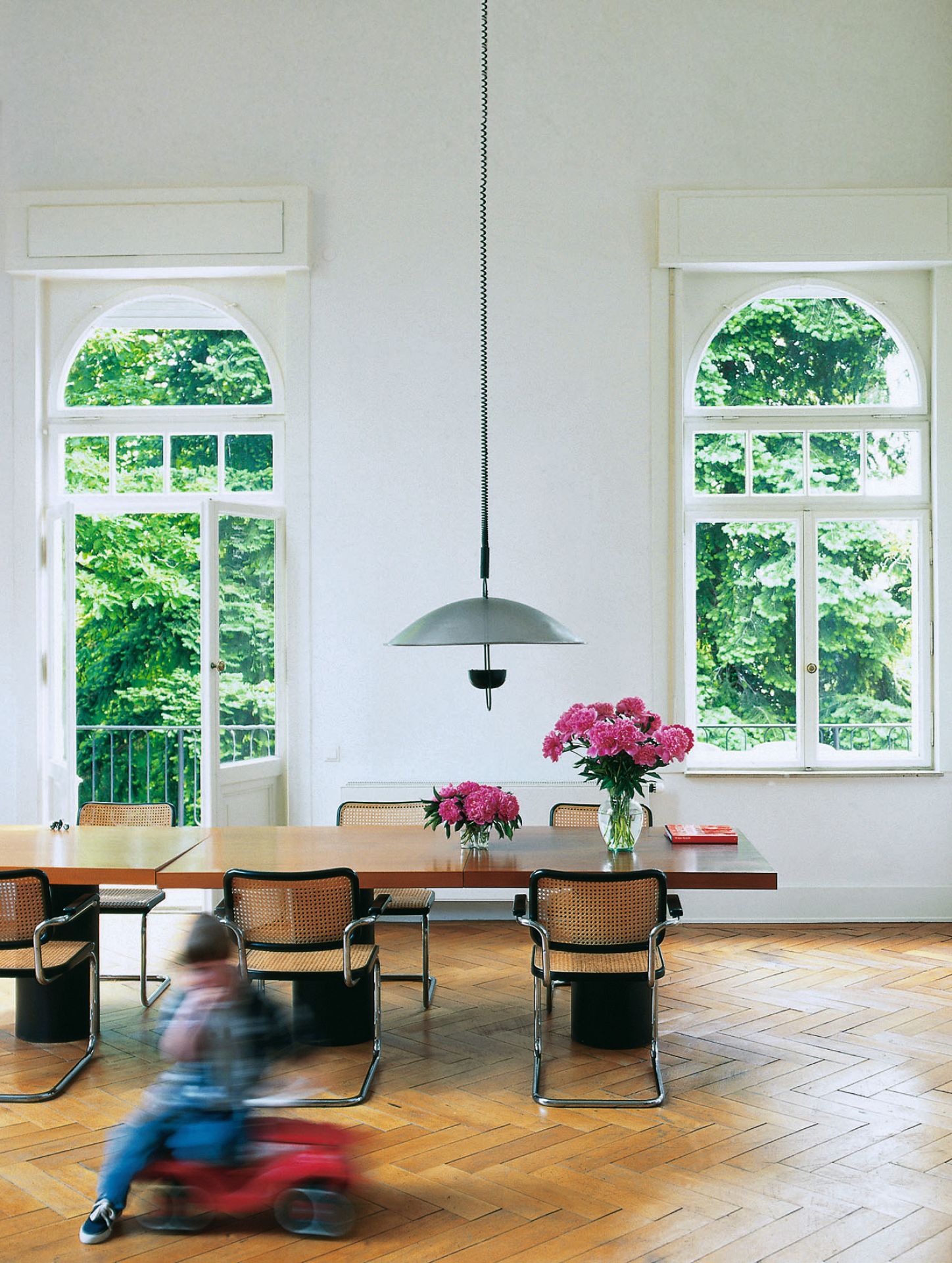 S 64 V Tubular steel classic cantilever chair Thonet