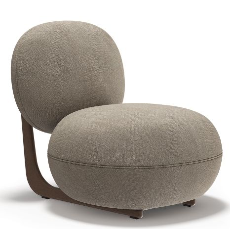 NORR11 Copper Lounge Chair Sessel mit Holzgestell, hellbrauner Stoffbezug, modernes Design für Wohnzimmer.