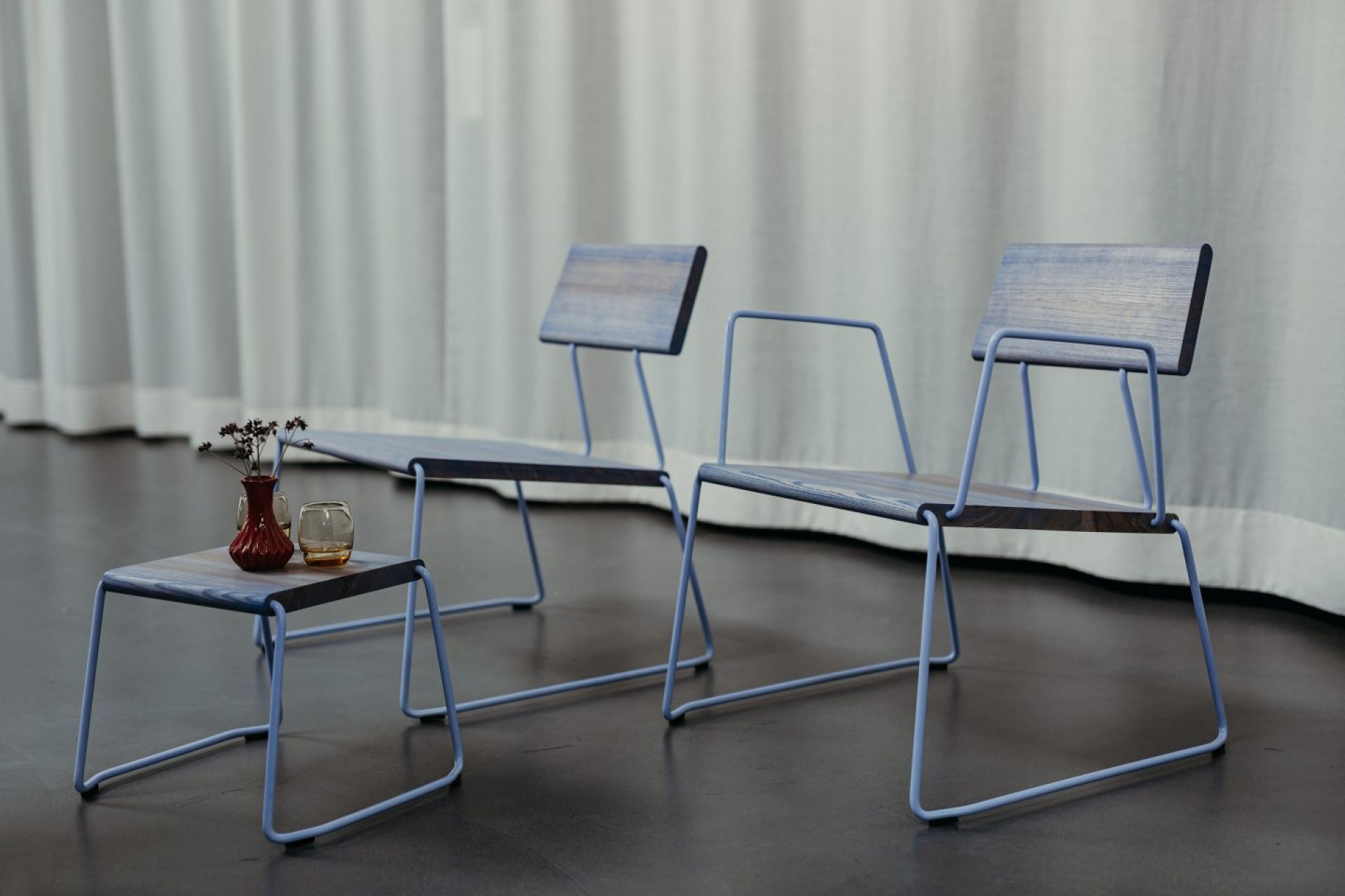D:008 Lounge Chair with Armrests Ultraviolet Fuchs & Habicht