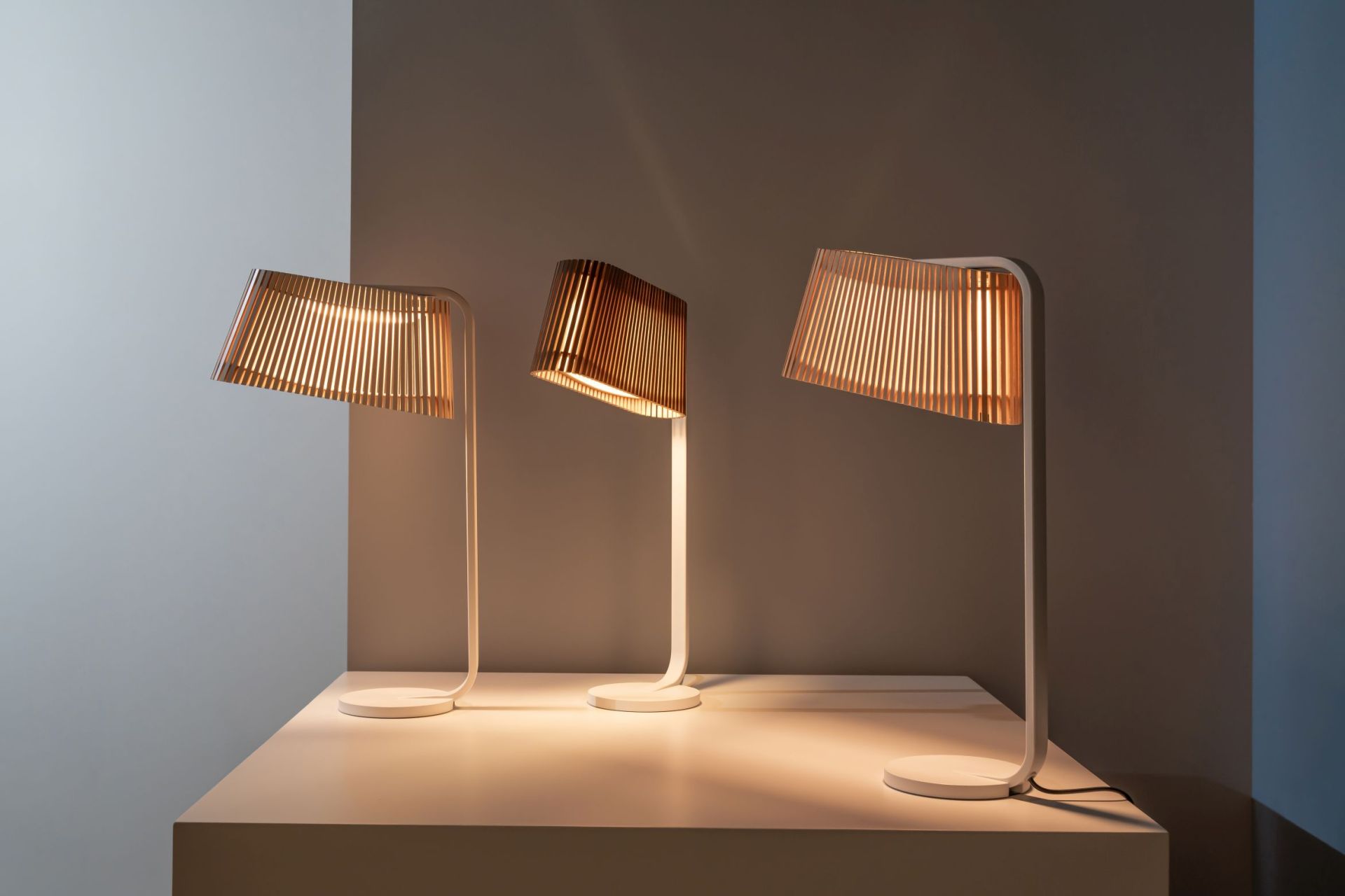 Owalo 7020 Table lamp Secto Design