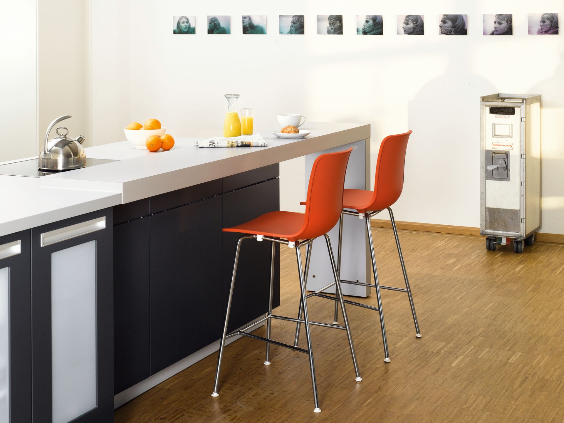 Hal RE Stool Medium Barstool Vitra