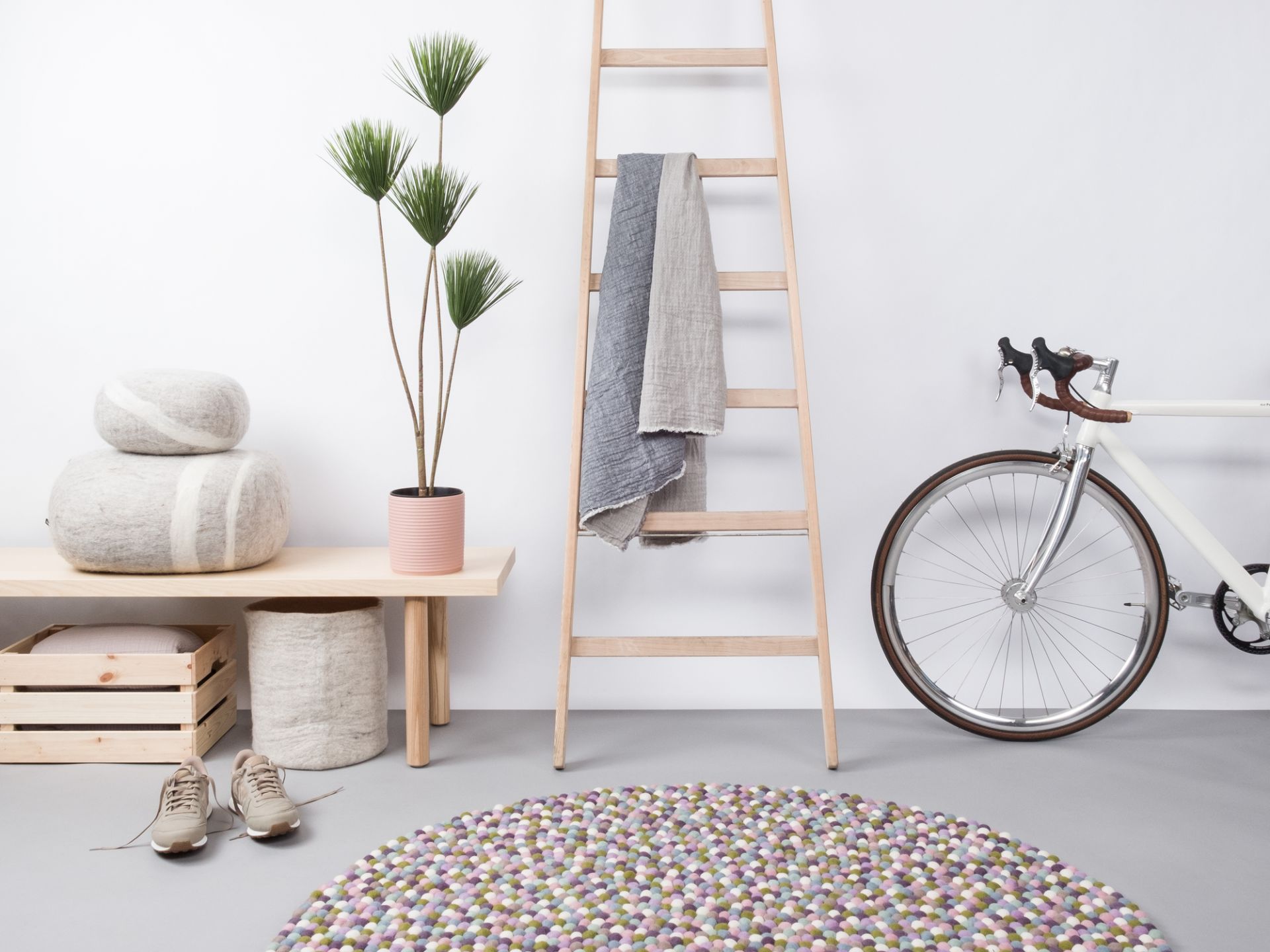 Felt ball Carpet round 160 cm myfelt