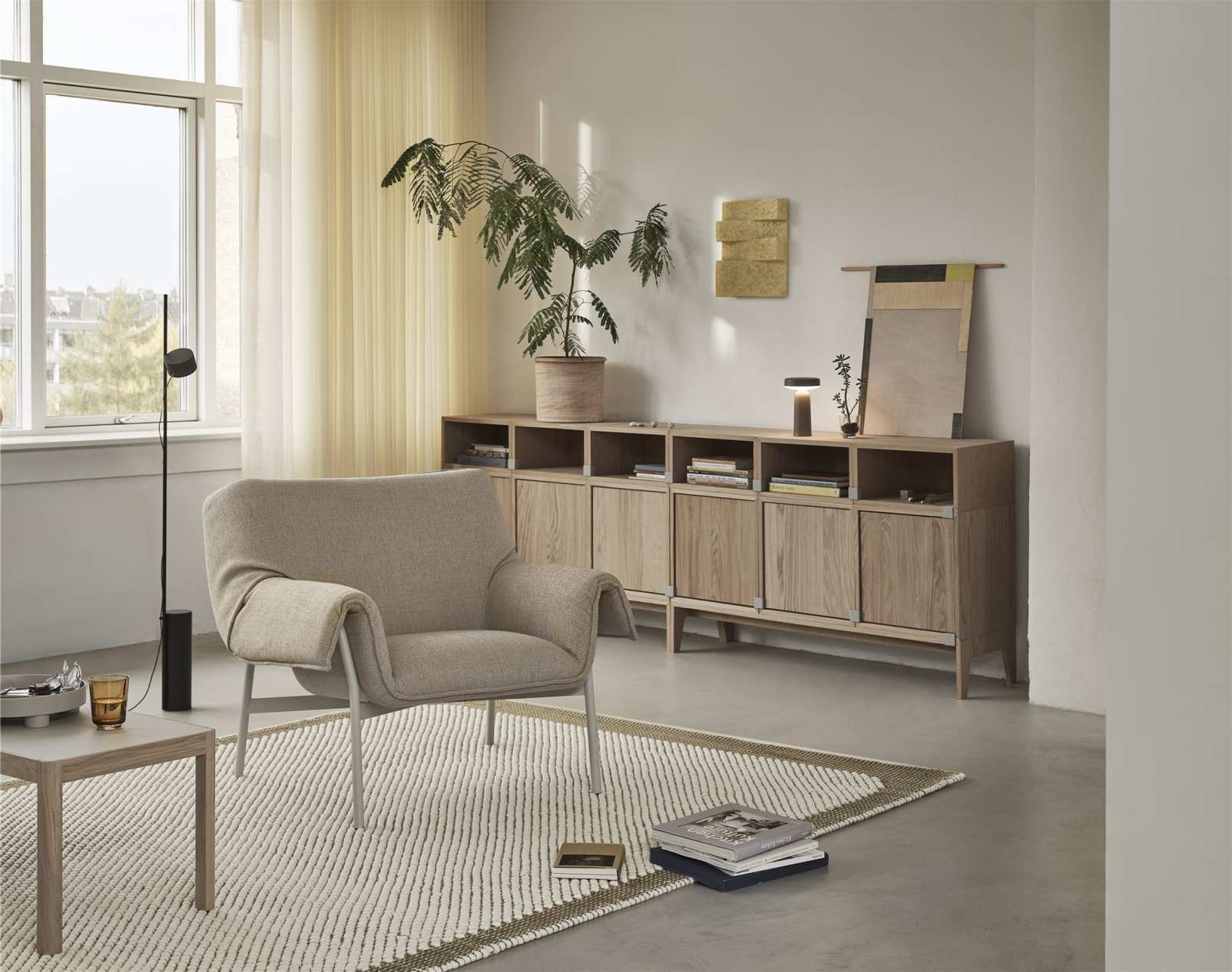 Post Floor Lamp Muuto