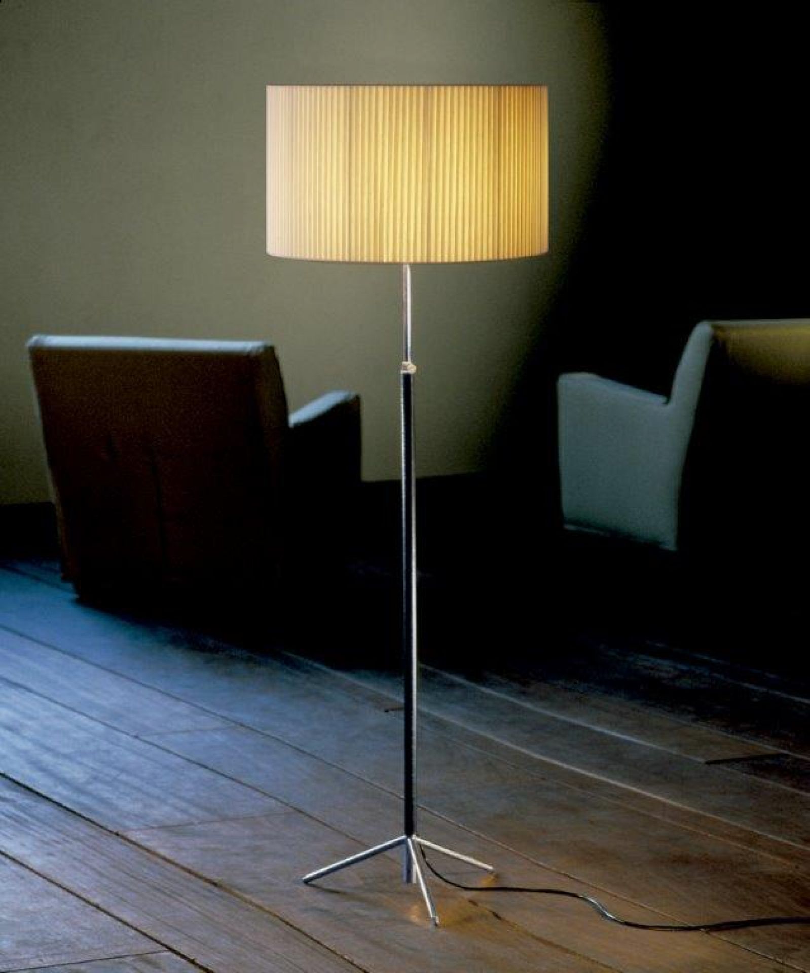 Pie de Salon Floor lamp Santa & Cole