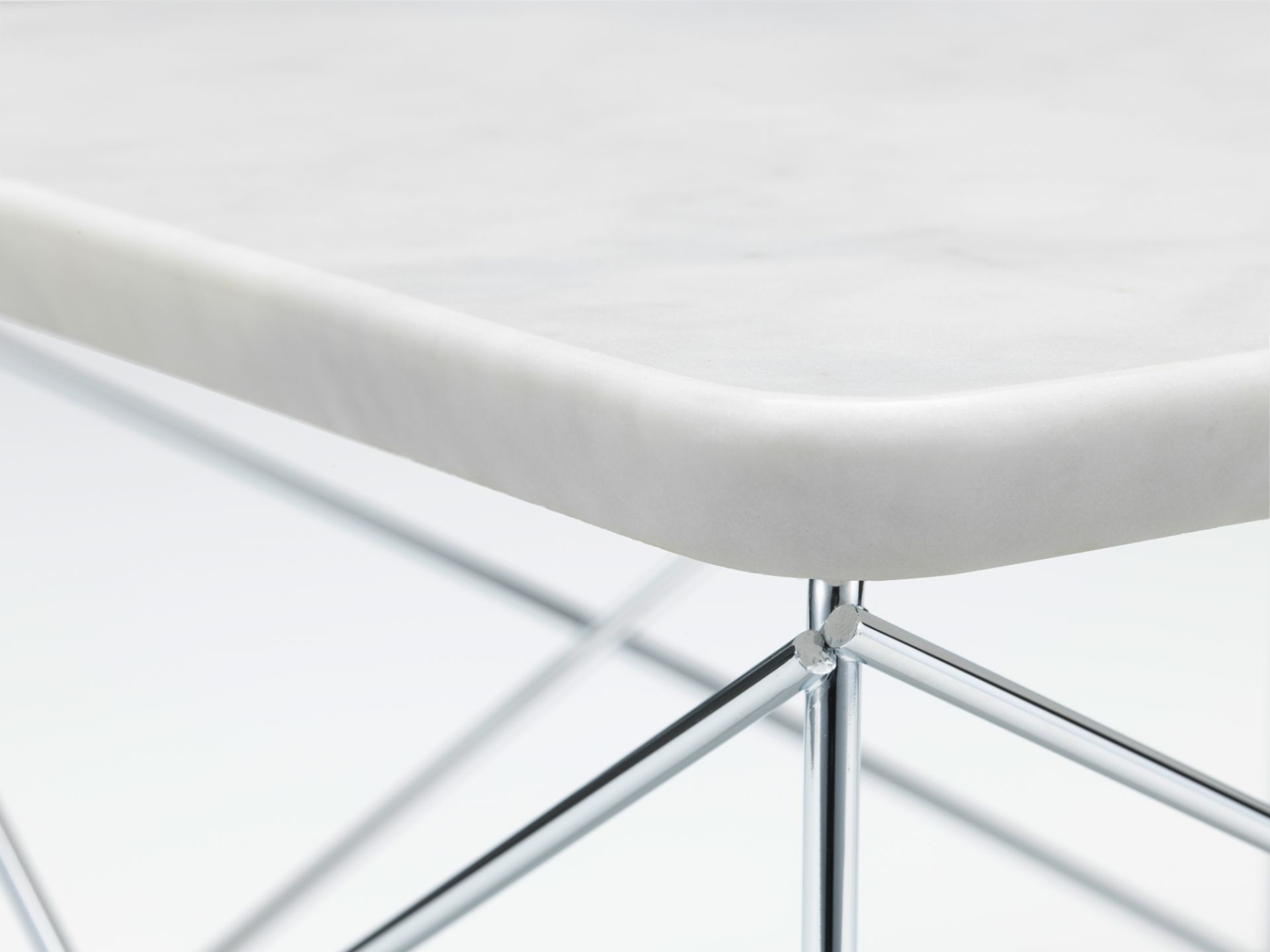 Occasional LTR Side table Marble Vitra Chrome