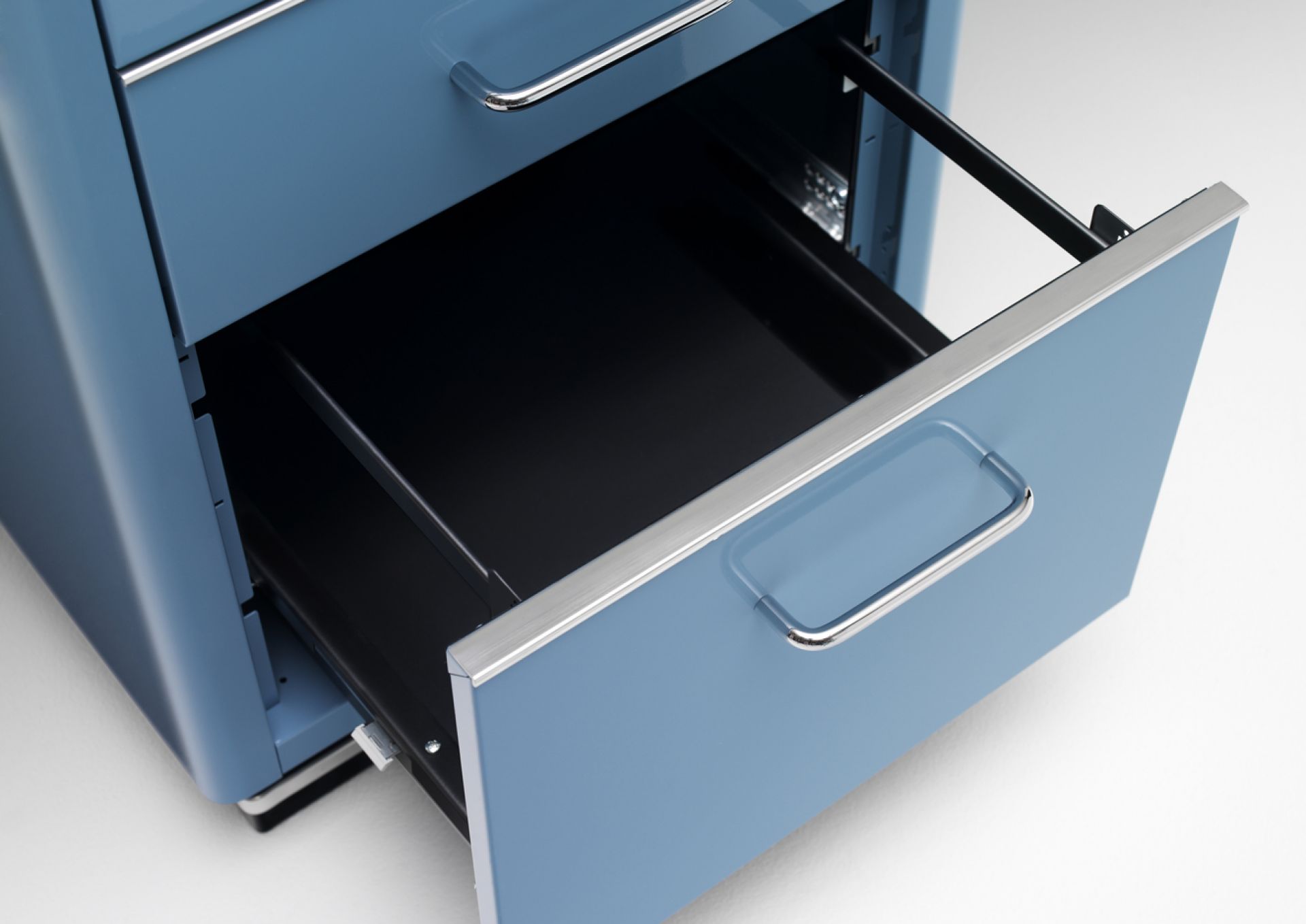 TB 225 Classic Line Desk Müller Möbelfabrikation