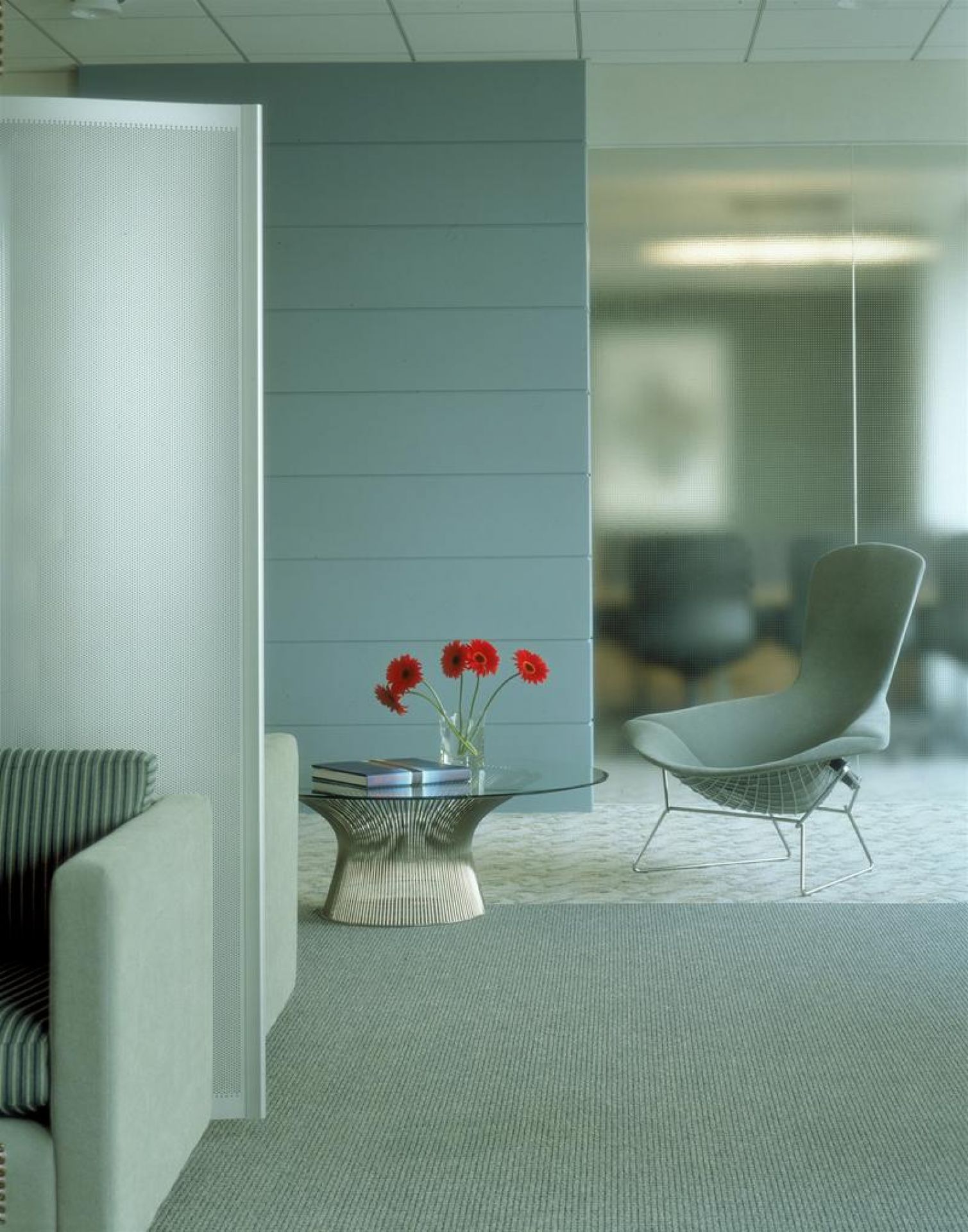 Platner side table crystal glass / polished nickel Knoll International - QUICK SHIP