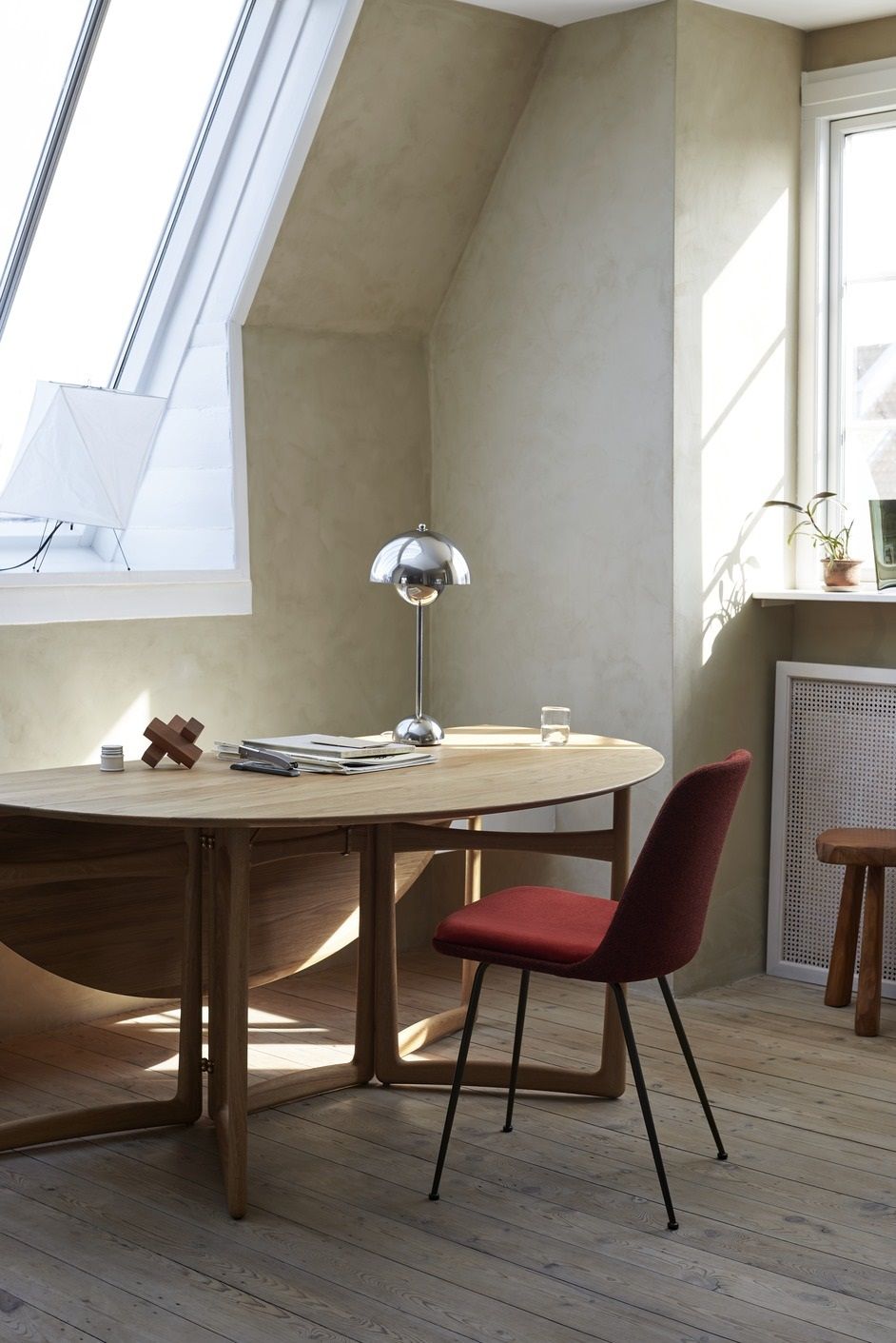 Drop Leaf HM6 Table Dining Table AndTradition