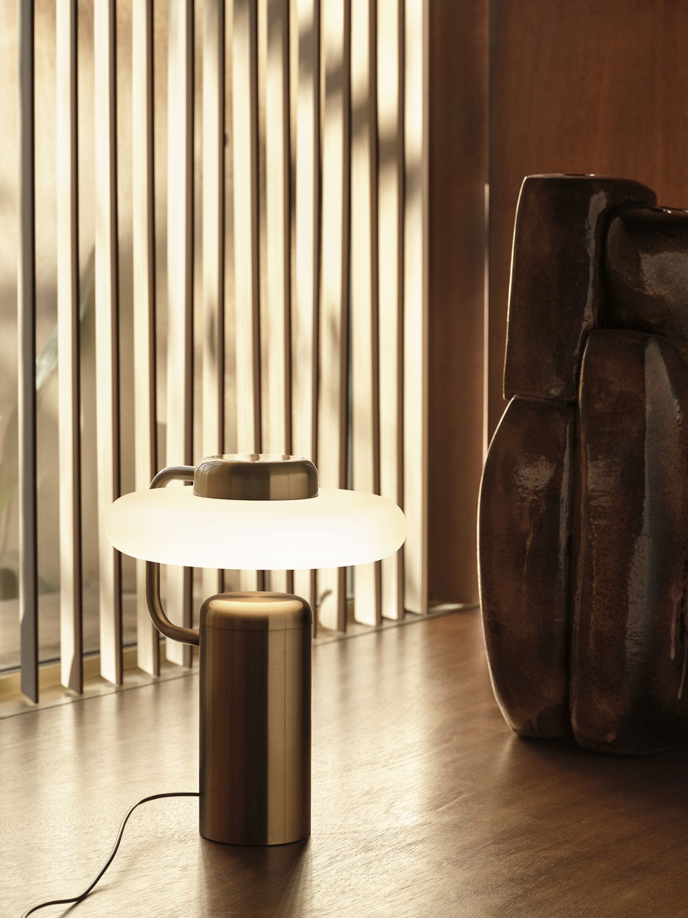 Tratto Table lamp black Kdln