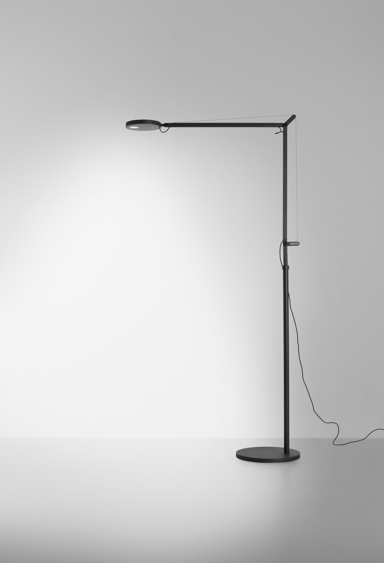 Demetra Reading Floor Floor Lamp Body Black Matt 2700K (part 2 of 2) Artemide