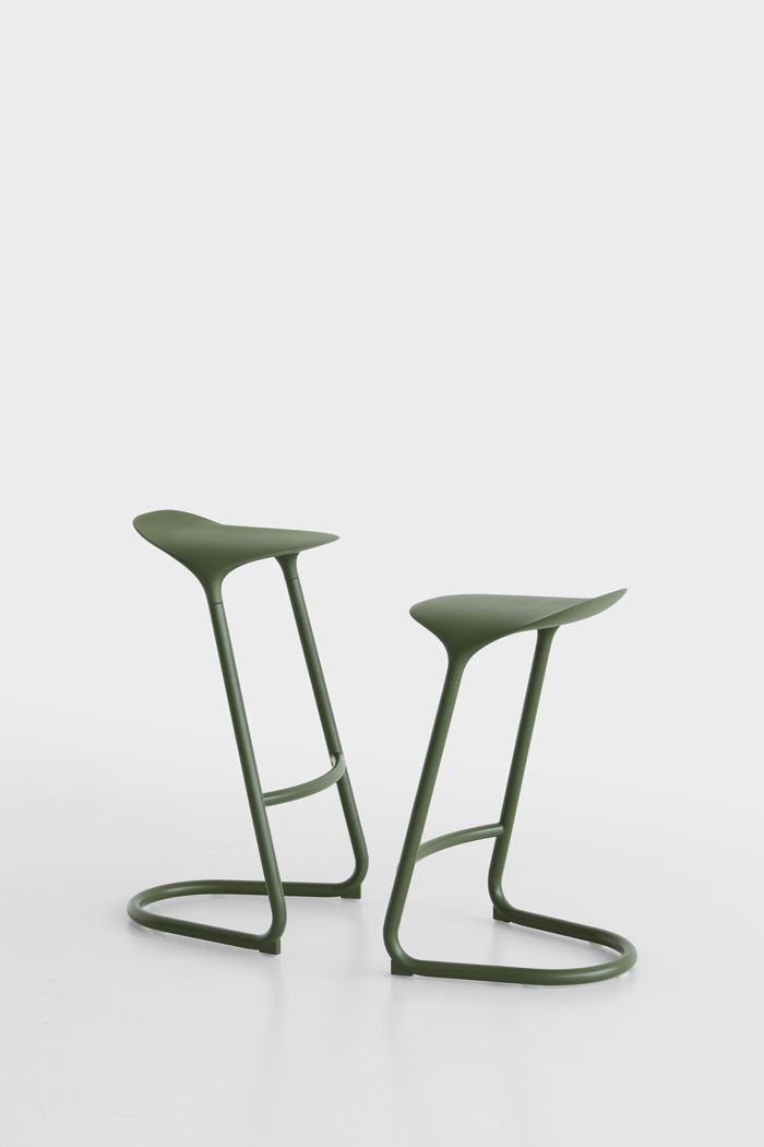 Cross S451 / S452 Indoor Cantilever stool La Palma