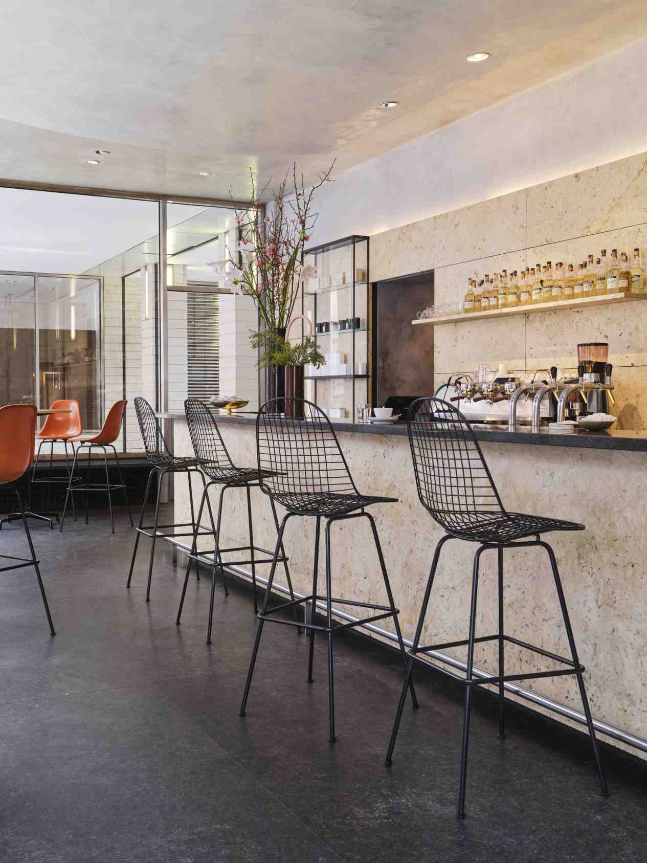 Eames Wire Bar Stool Medium Vitra