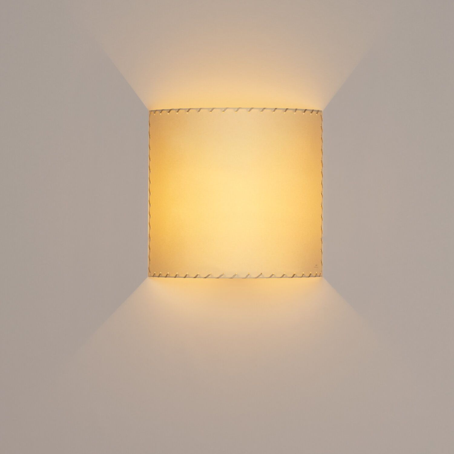 Comodín cuadrado square wall lamp Santa & Cole