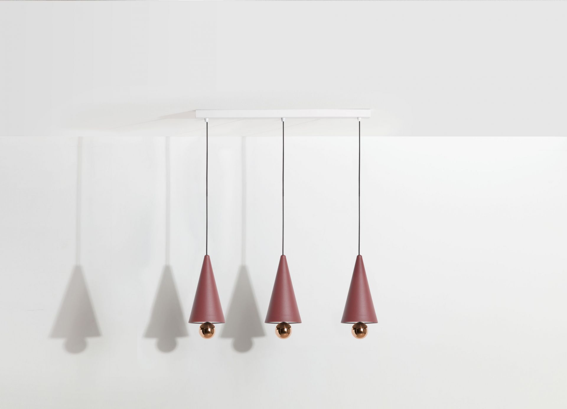 Cherry Pendant light Pendant light set of 3 Linear Petite Friture Brown red