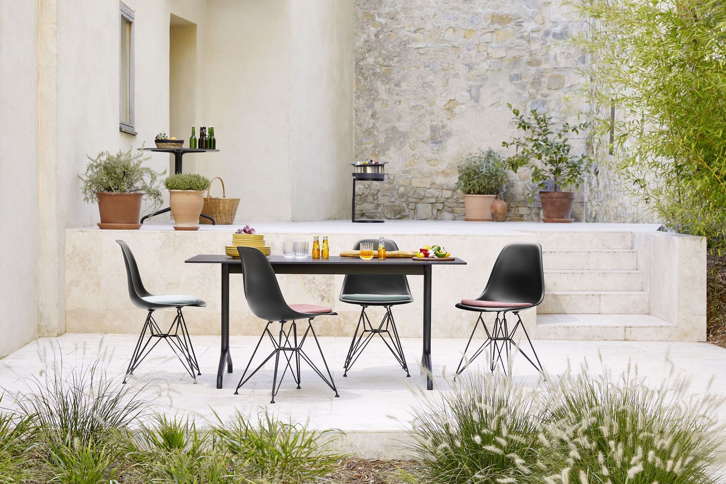 Eames Fibreglass Chair DSR Chair Vitra