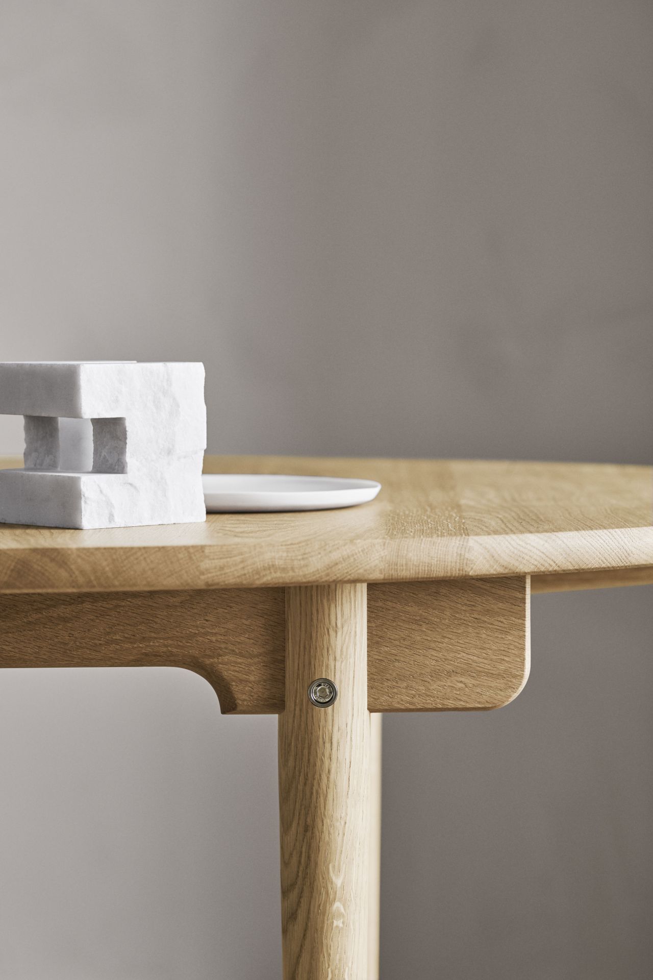 CH337 Extendable oval dining table Carl Hansen & Søn