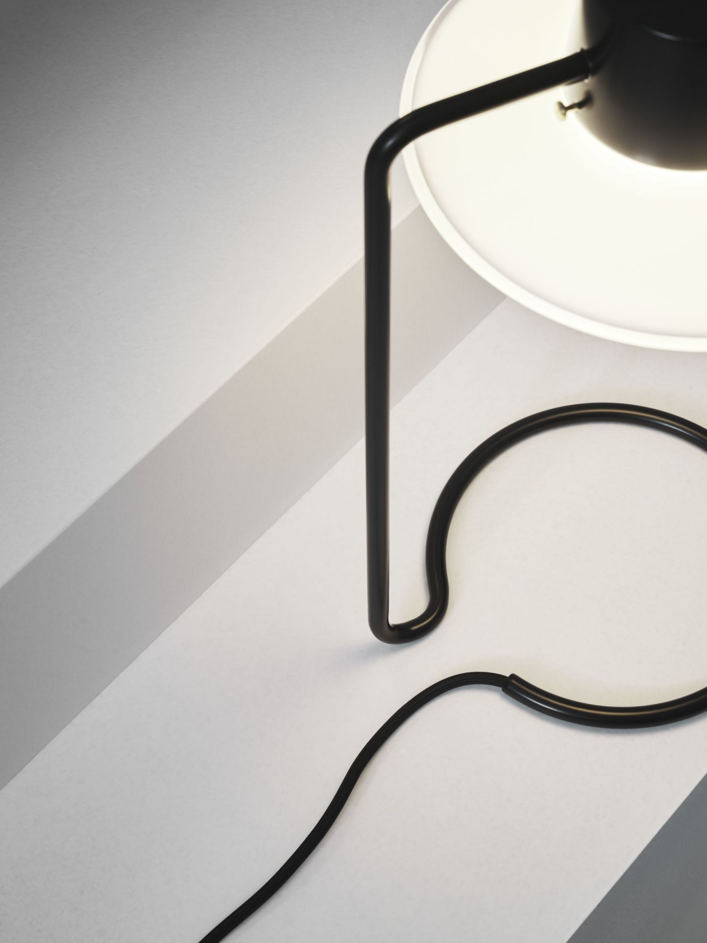 AJ Oxford 280 Table Lamp Louis Poulsen