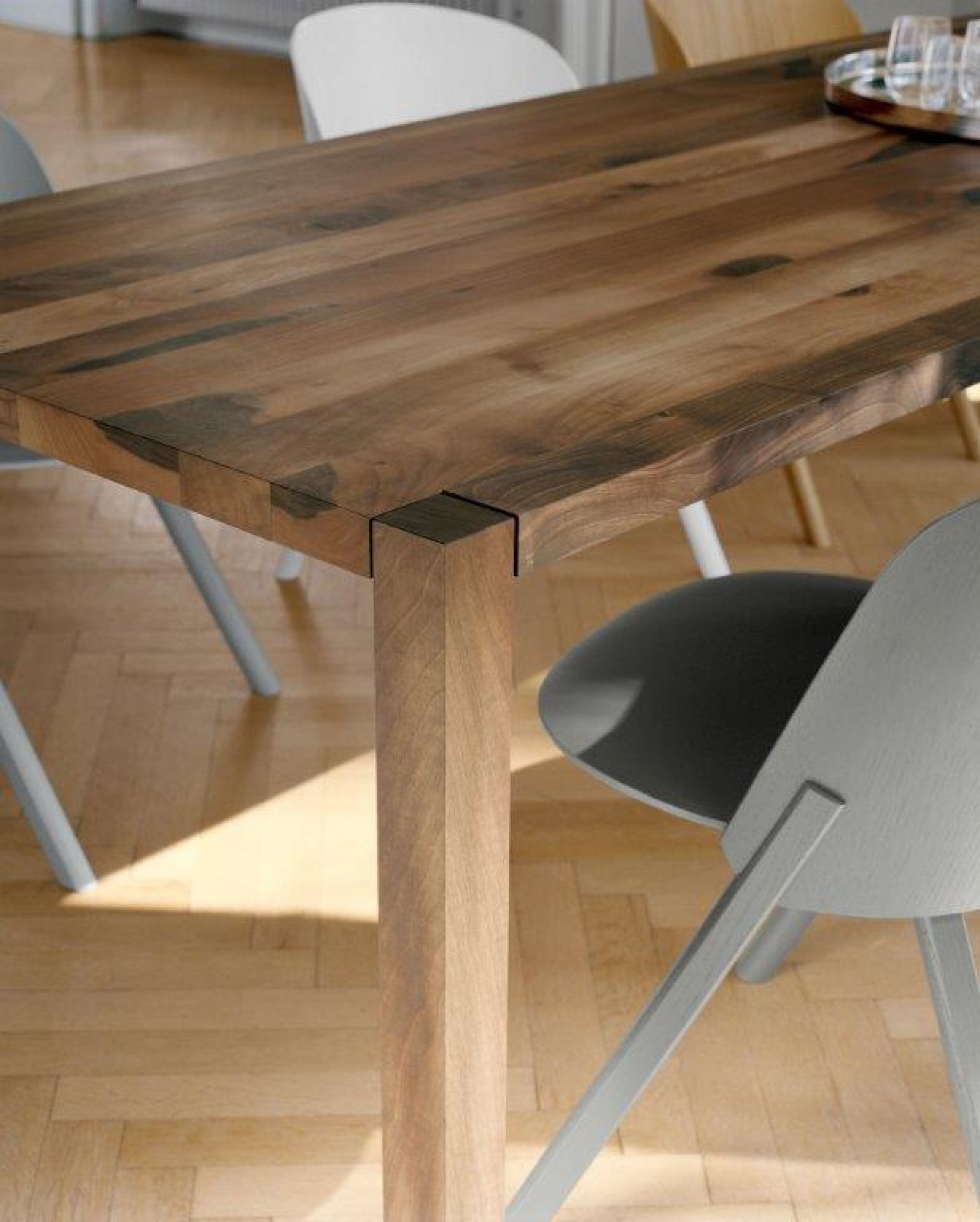 CH05 This Chair e15