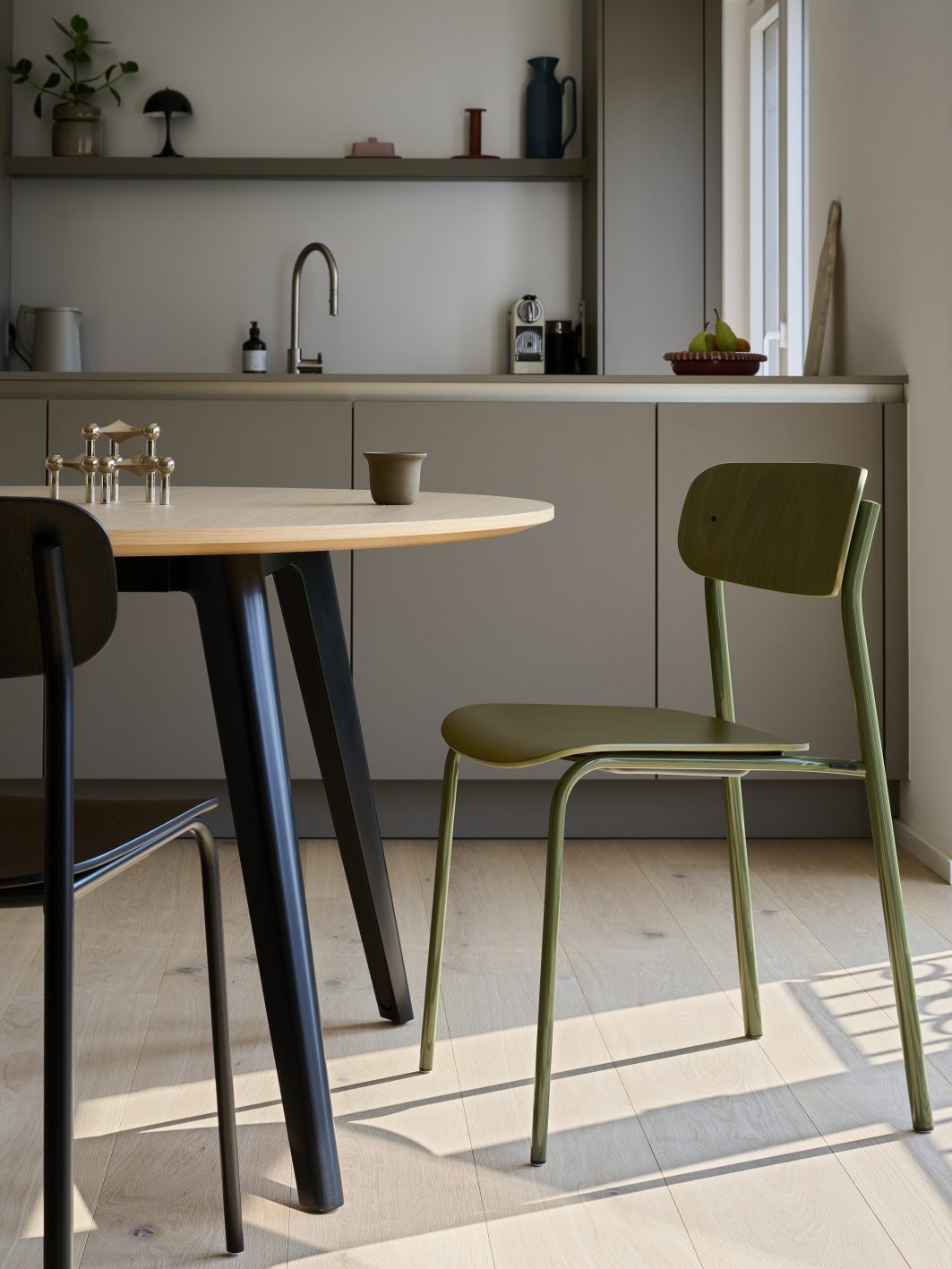 S 243 / S243 Tubular steel chair Thonet