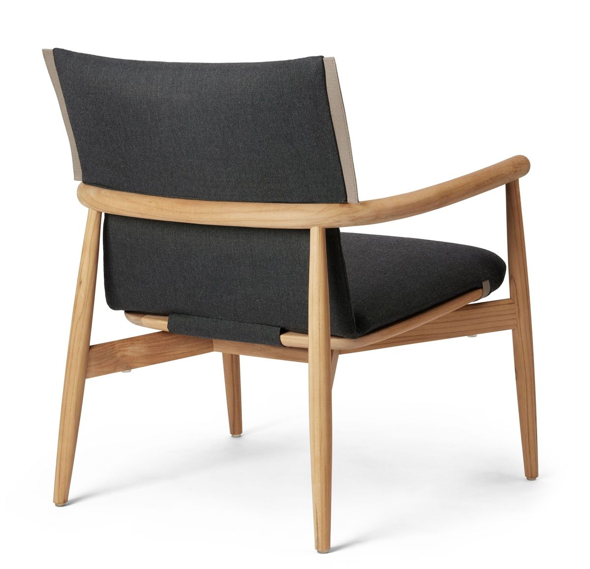 Embrace Outdoor Lounge Chair with cushion Carl Hansen & Søn