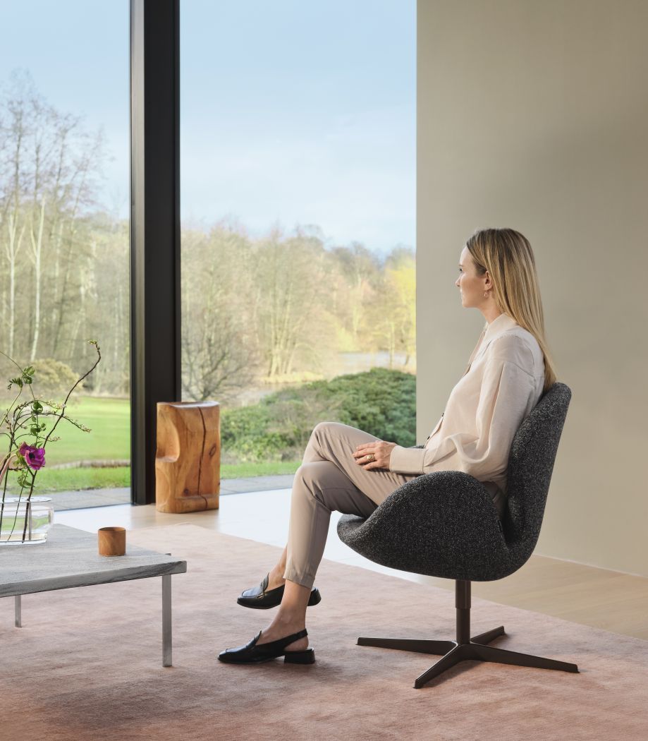 The Swan easy chair Fritz Hansen Anniversary Model