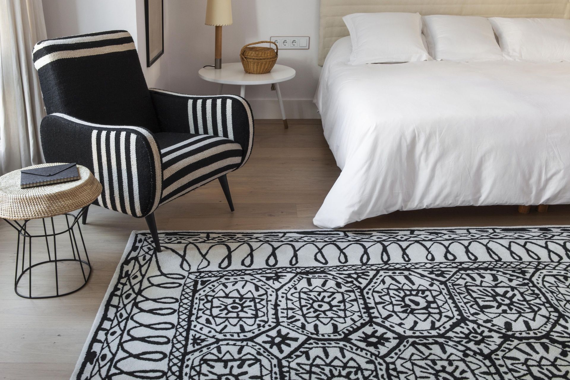 Black on White Estambul Carpet Nanimarquina